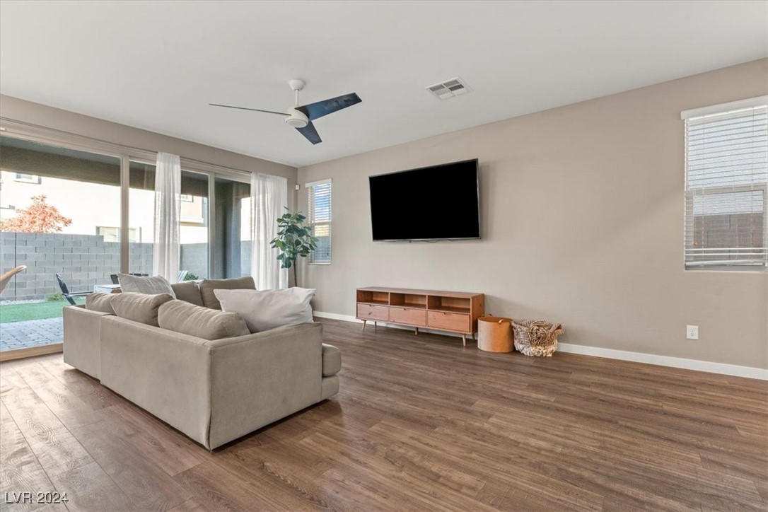 12348 Ferry Glide Avenue