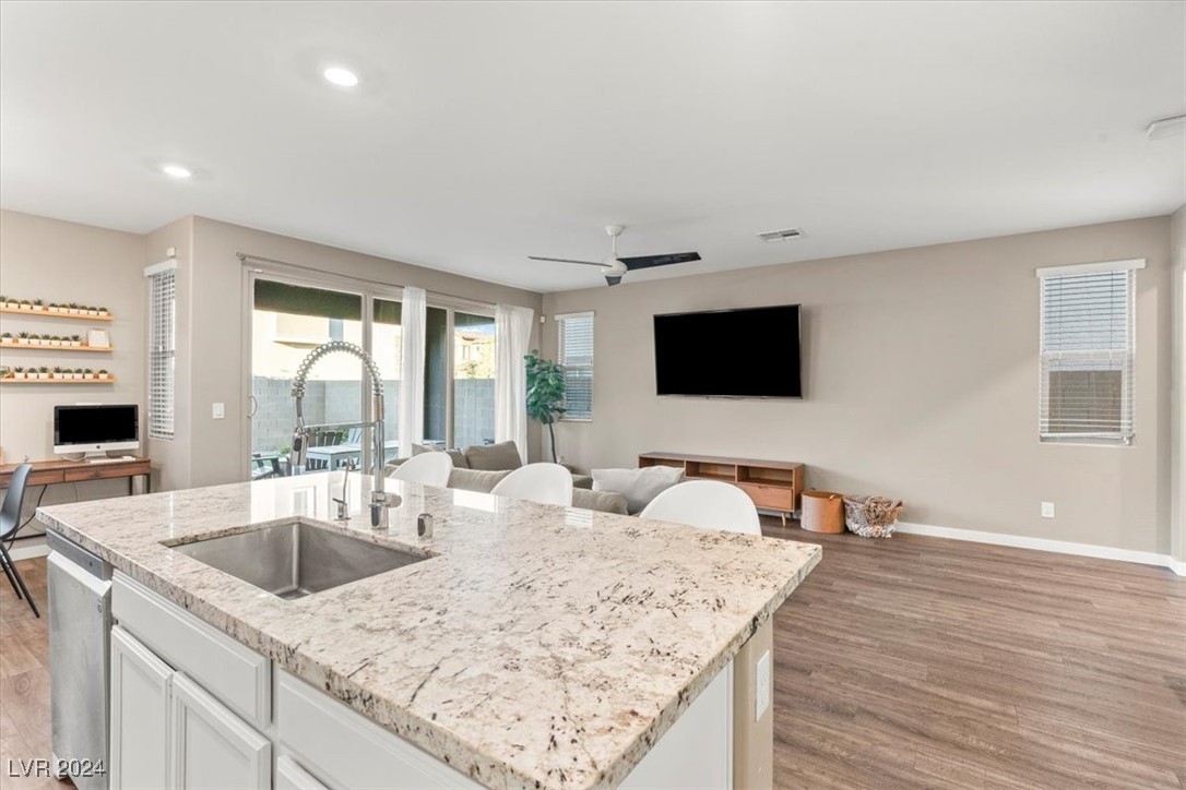 12348 Ferry Glide Avenue