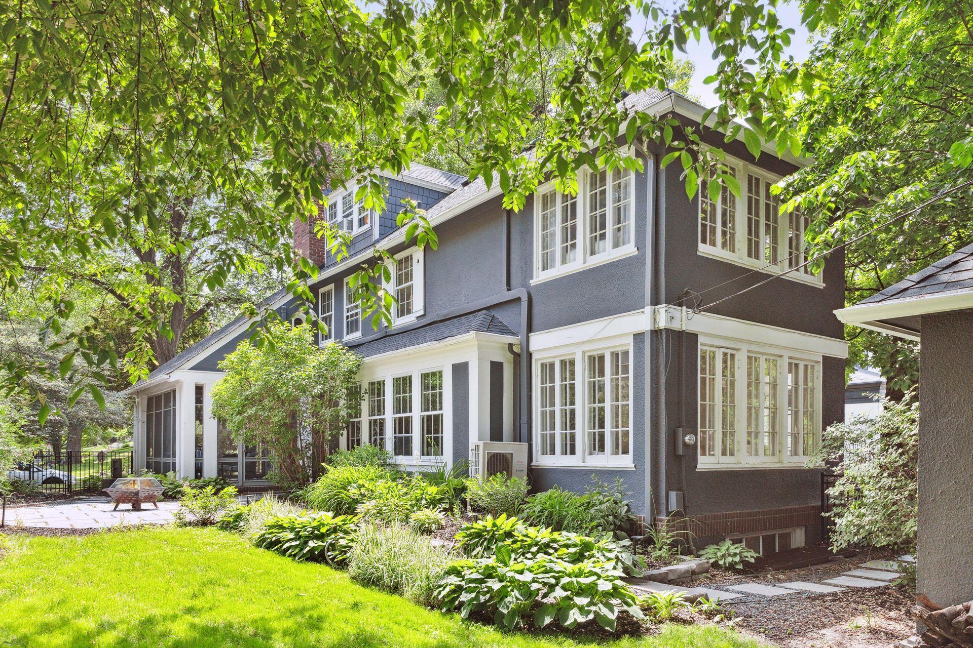 2211 Saint Clair Avenue