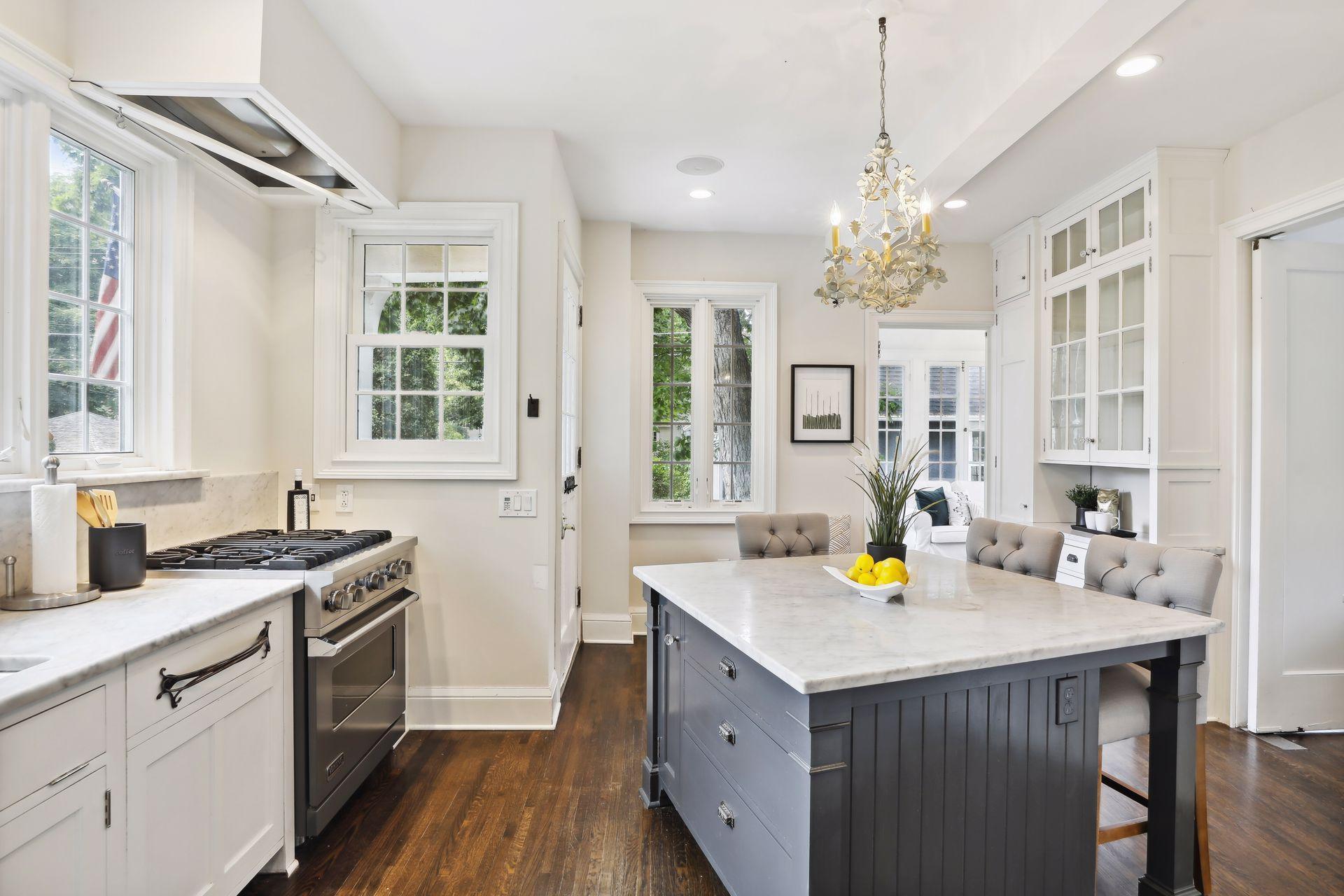 2211 Saint Clair Avenue