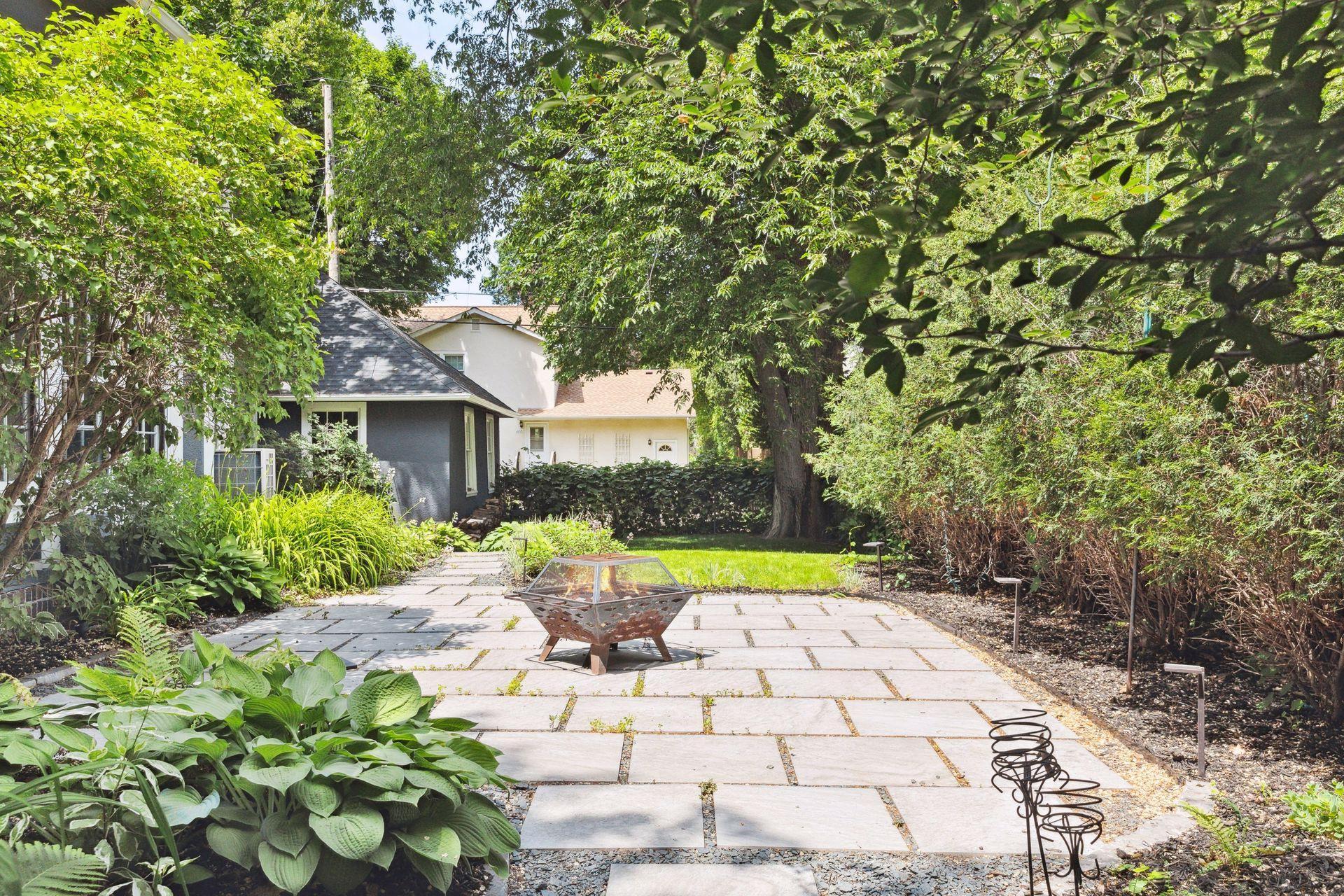 2211 Saint Clair Avenue