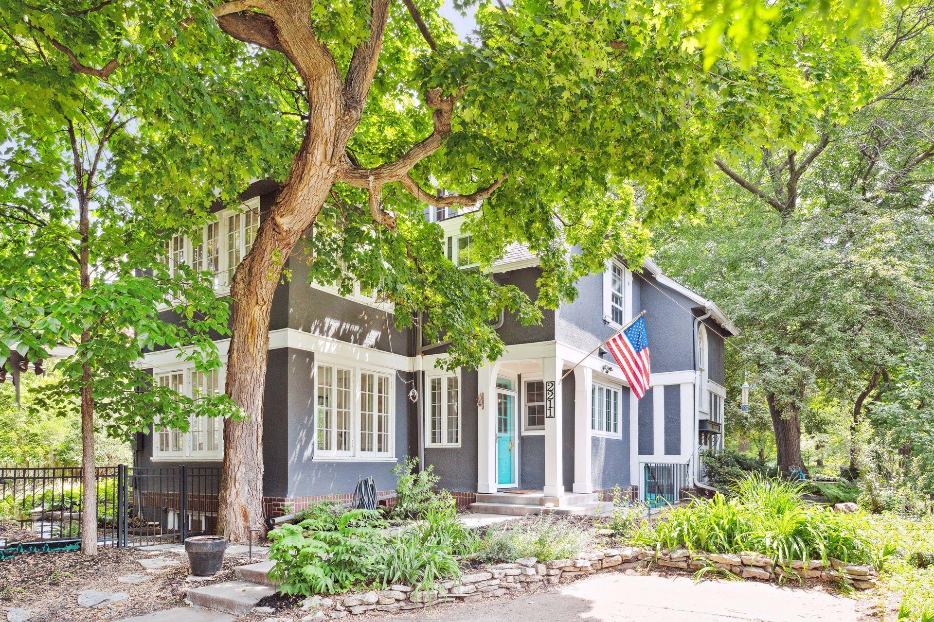 2211 Saint Clair Avenue