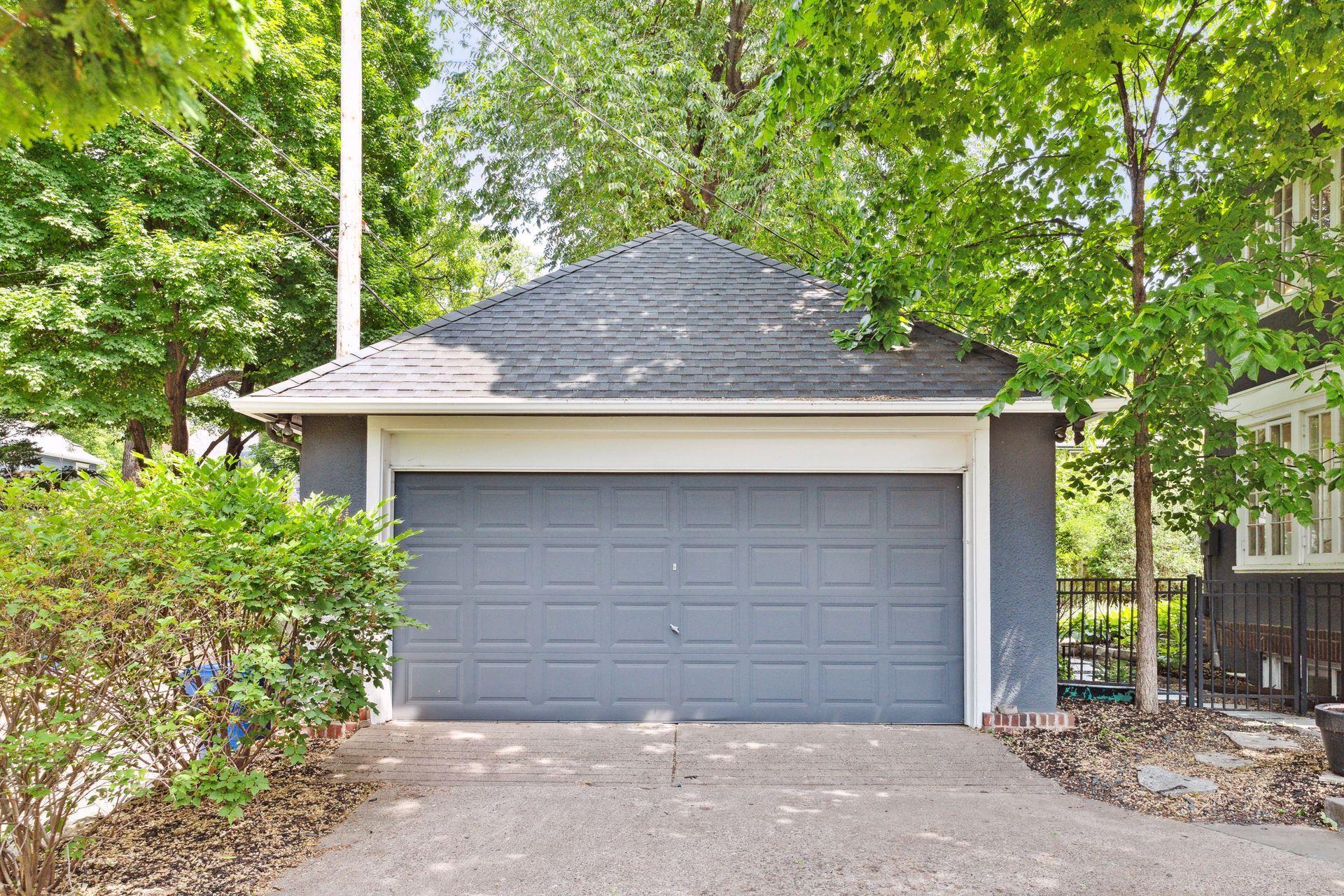 2211 Saint Clair Avenue