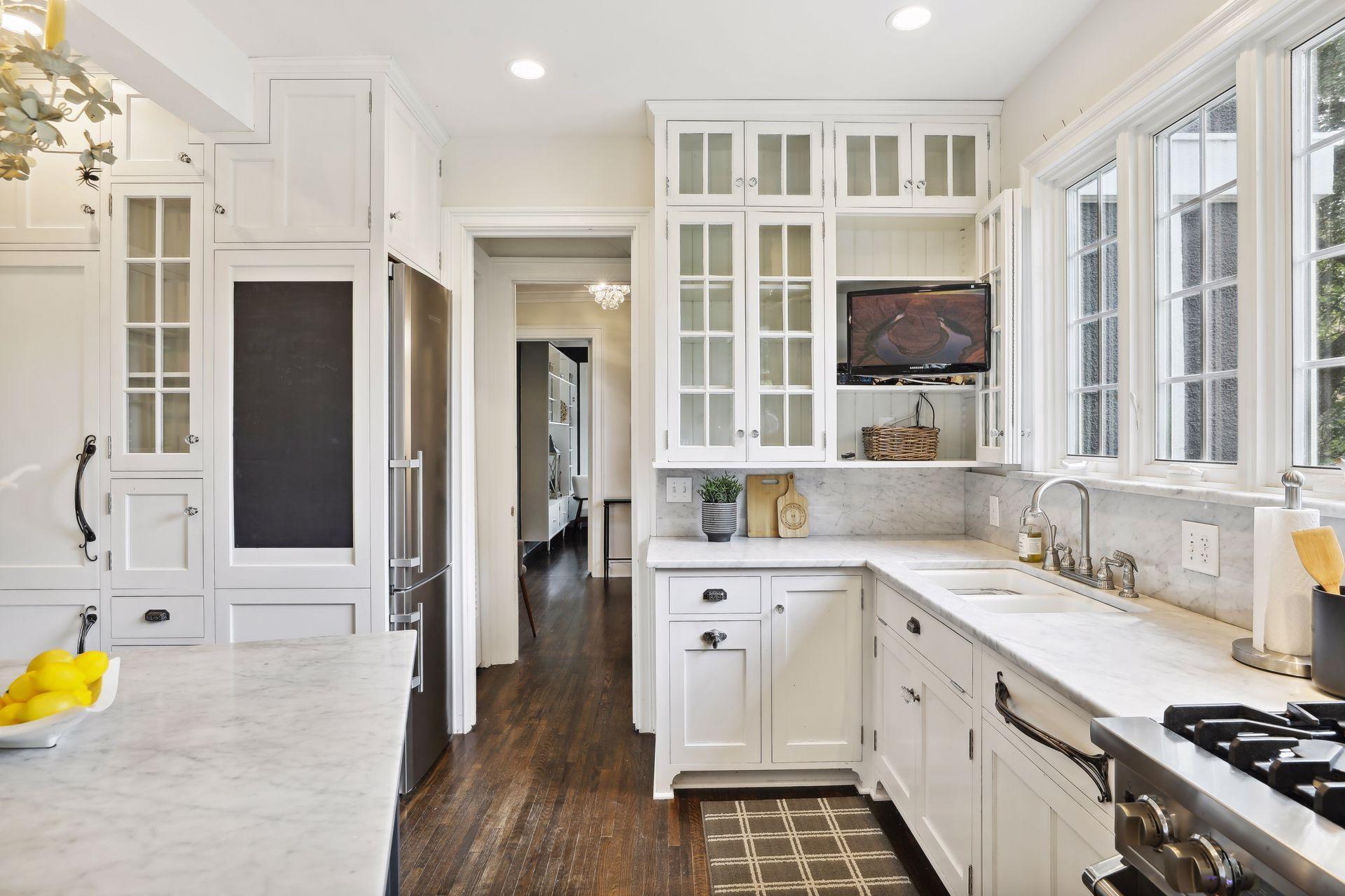 2211 Saint Clair Avenue