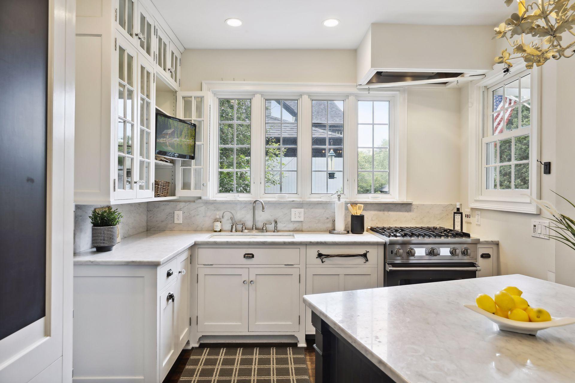 2211 Saint Clair Avenue