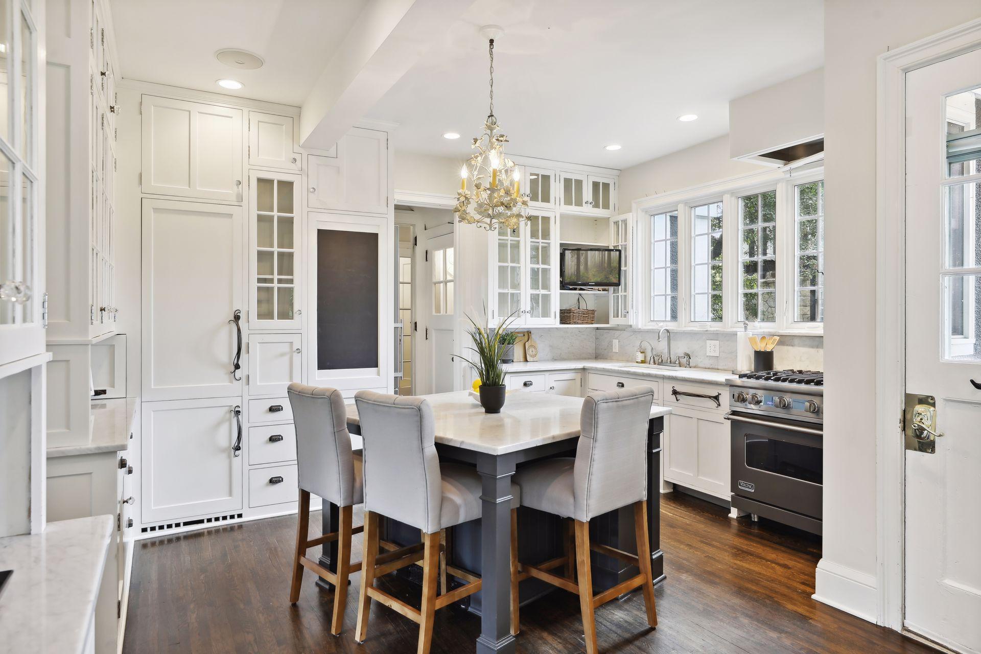 2211 Saint Clair Avenue