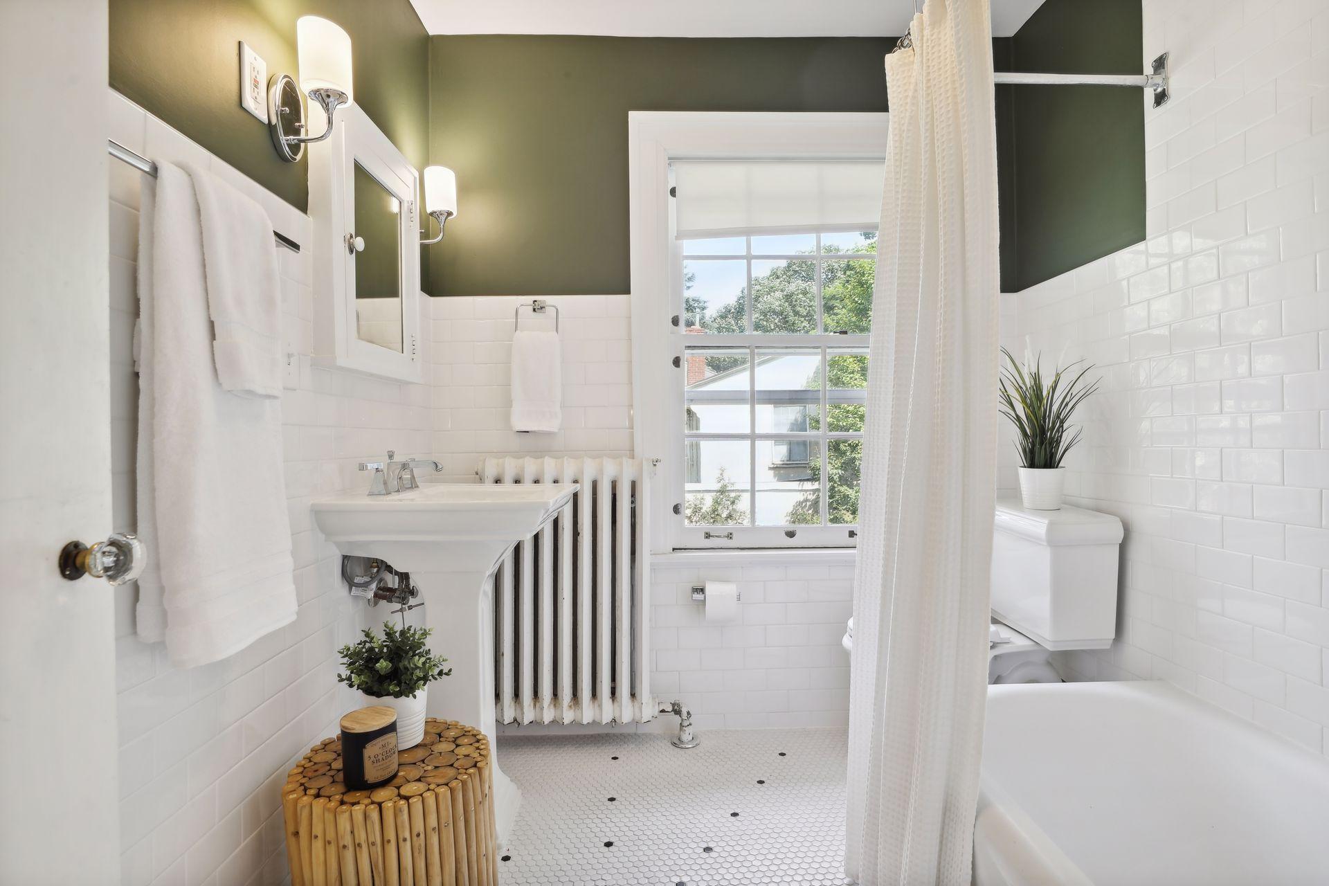 2211 Saint Clair Avenue