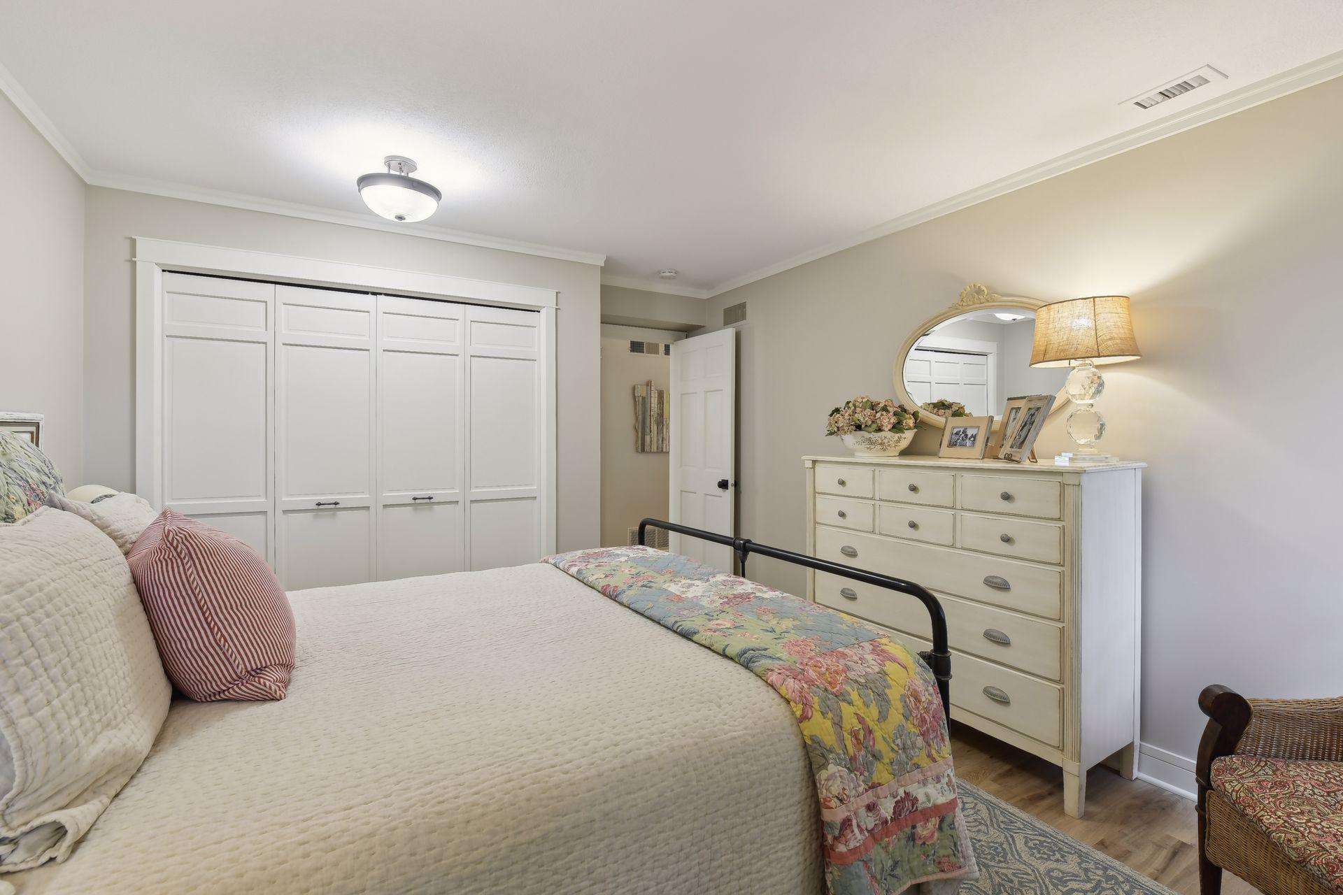 4360 France Avenue S Unit: 8