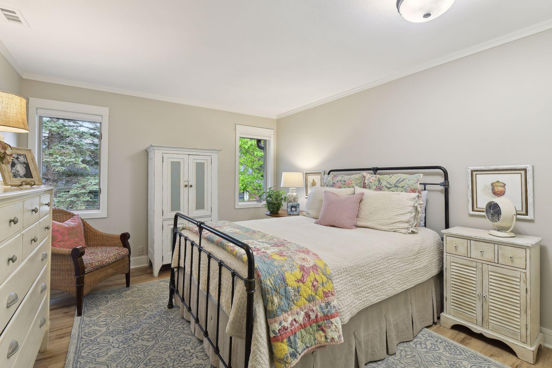 4360 France Avenue S Unit: 8