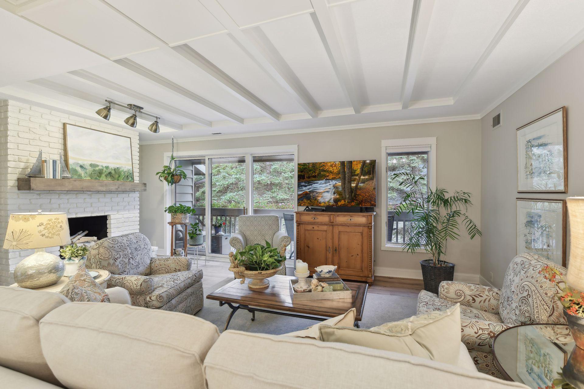 4360 France Avenue S Unit: 8