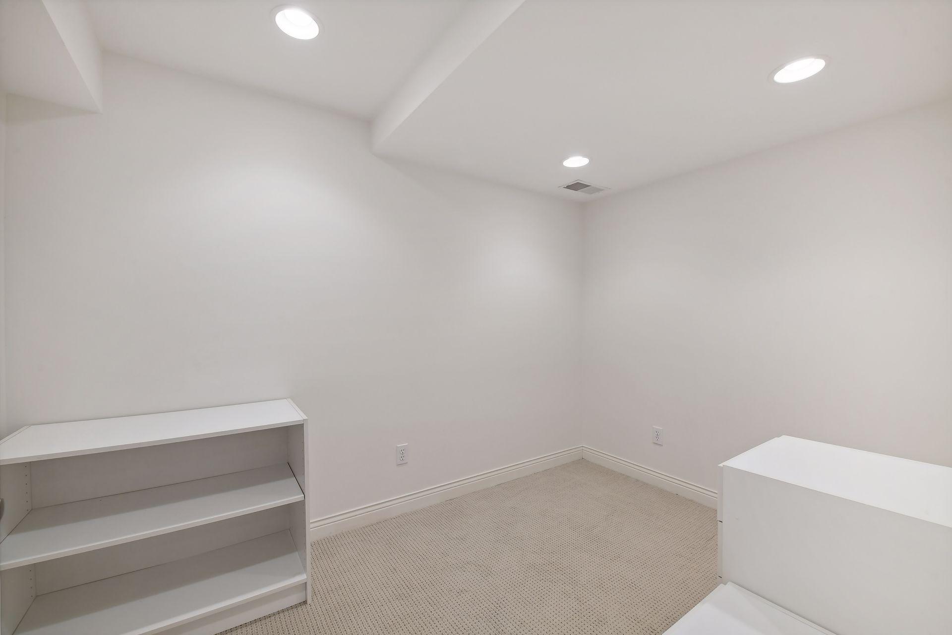 4921 Sunnyslope Road W