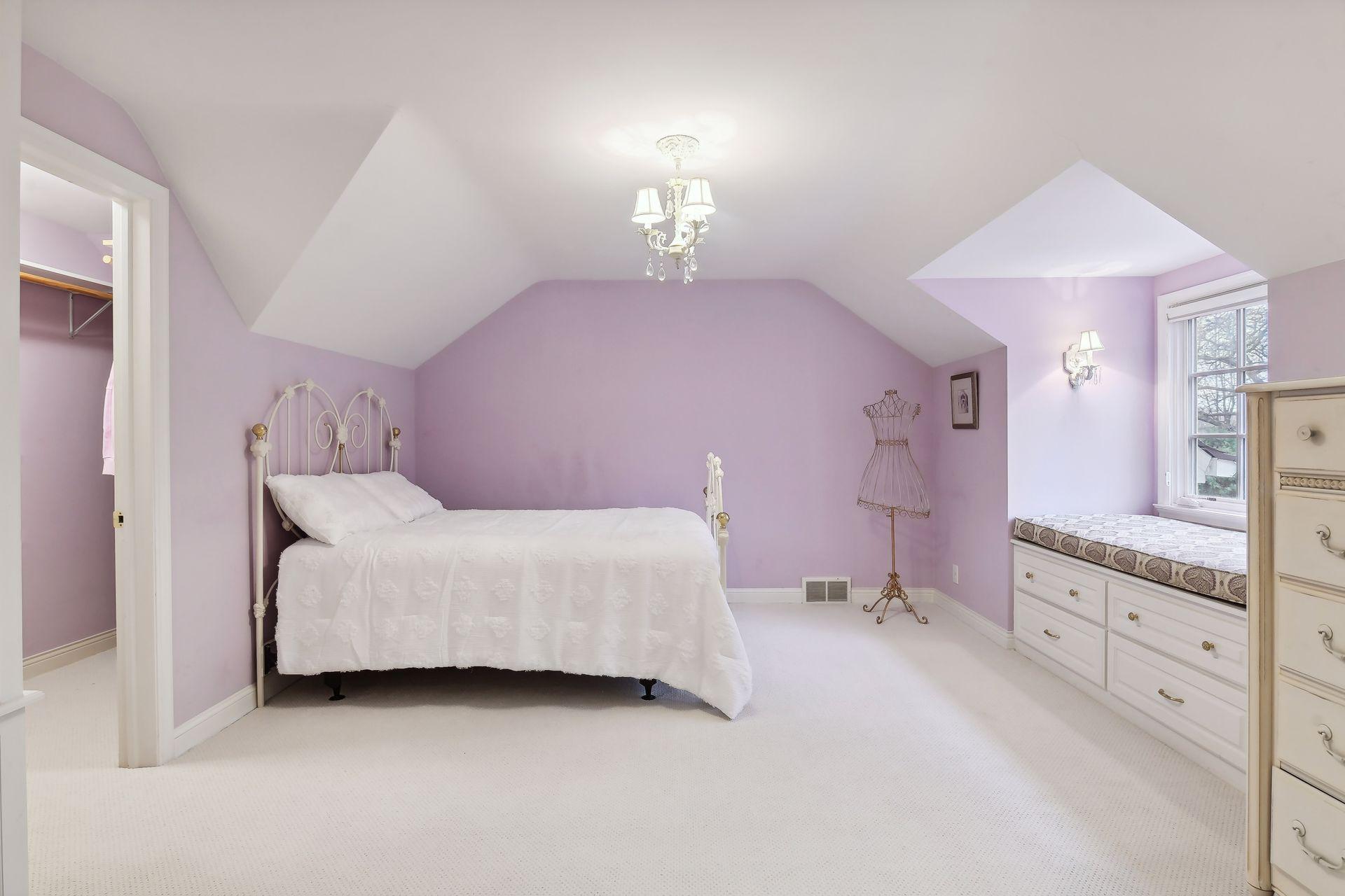 4921 Sunnyslope Road W