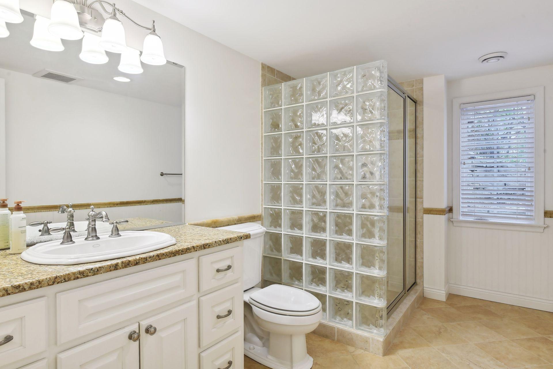 4921 Sunnyslope Road W