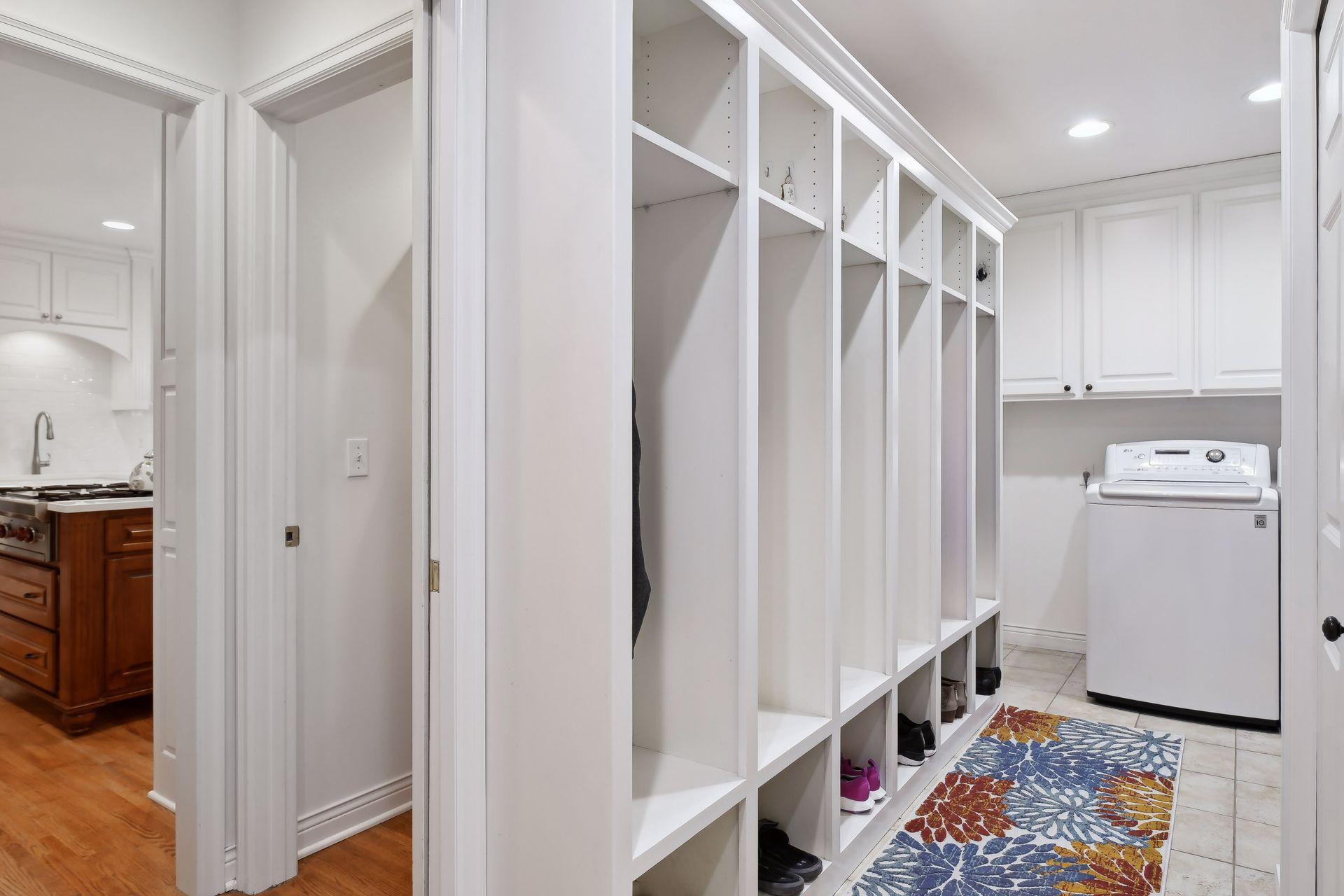 4921 Sunnyslope Road W