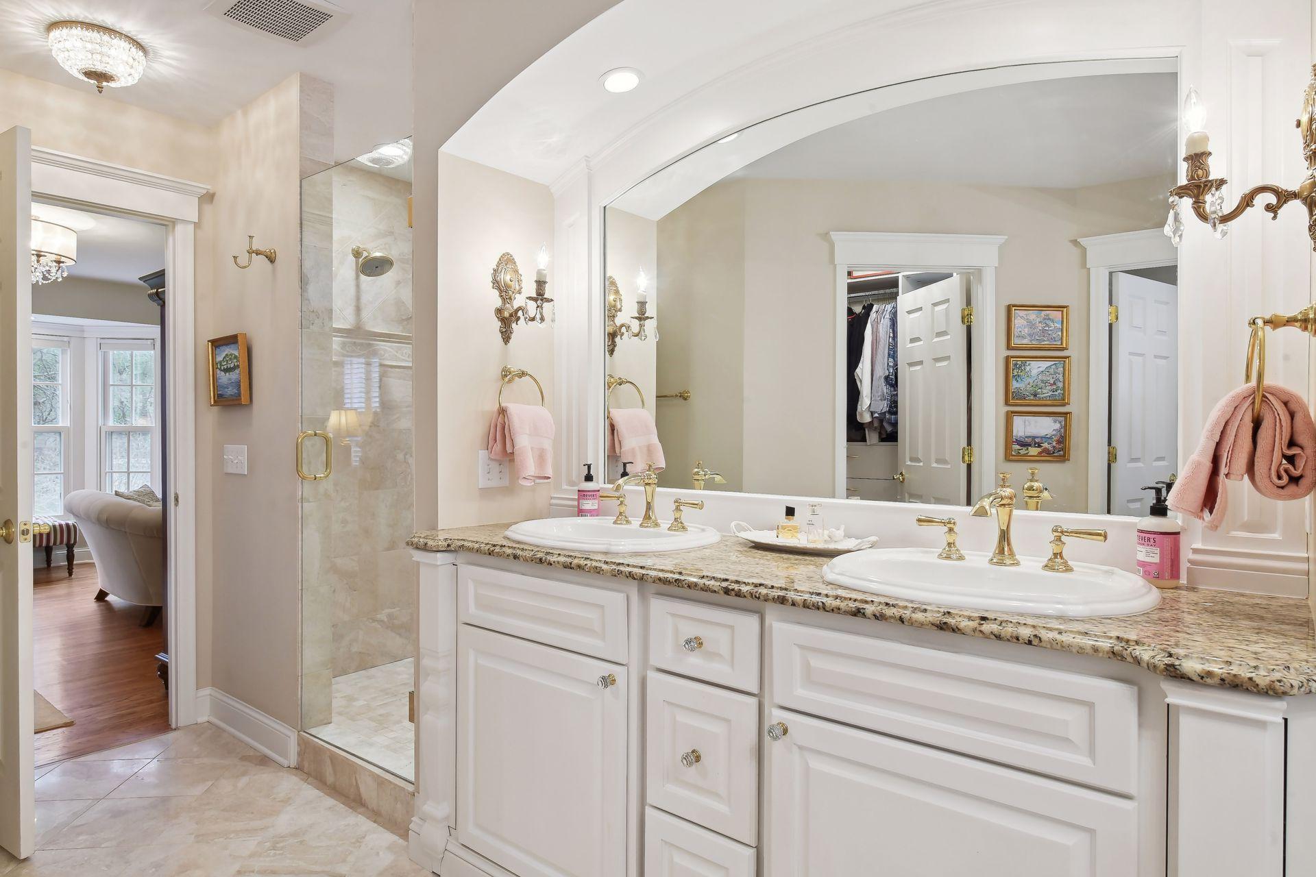 4921 Sunnyslope Road W