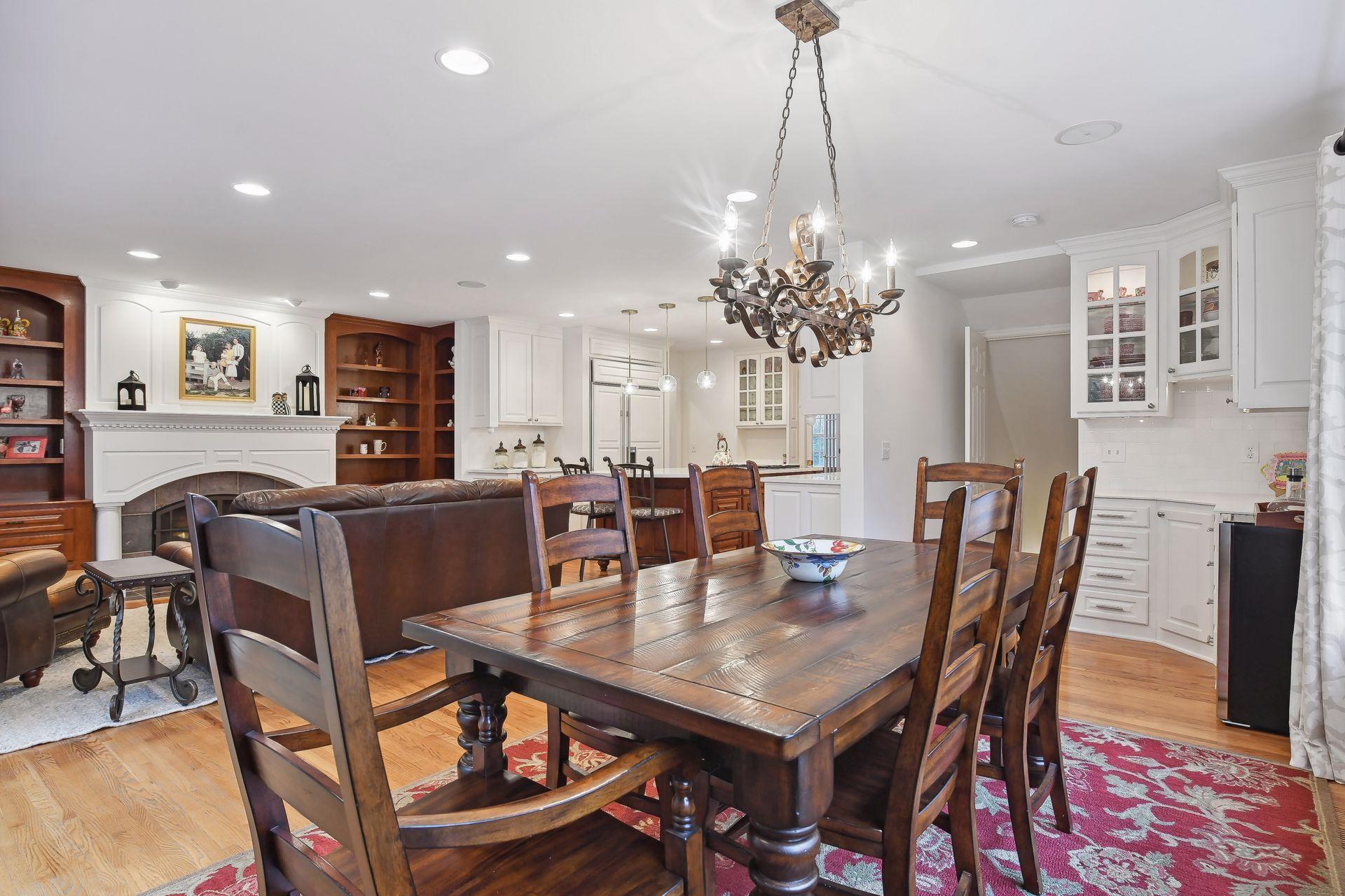 4921 Sunnyslope Road W