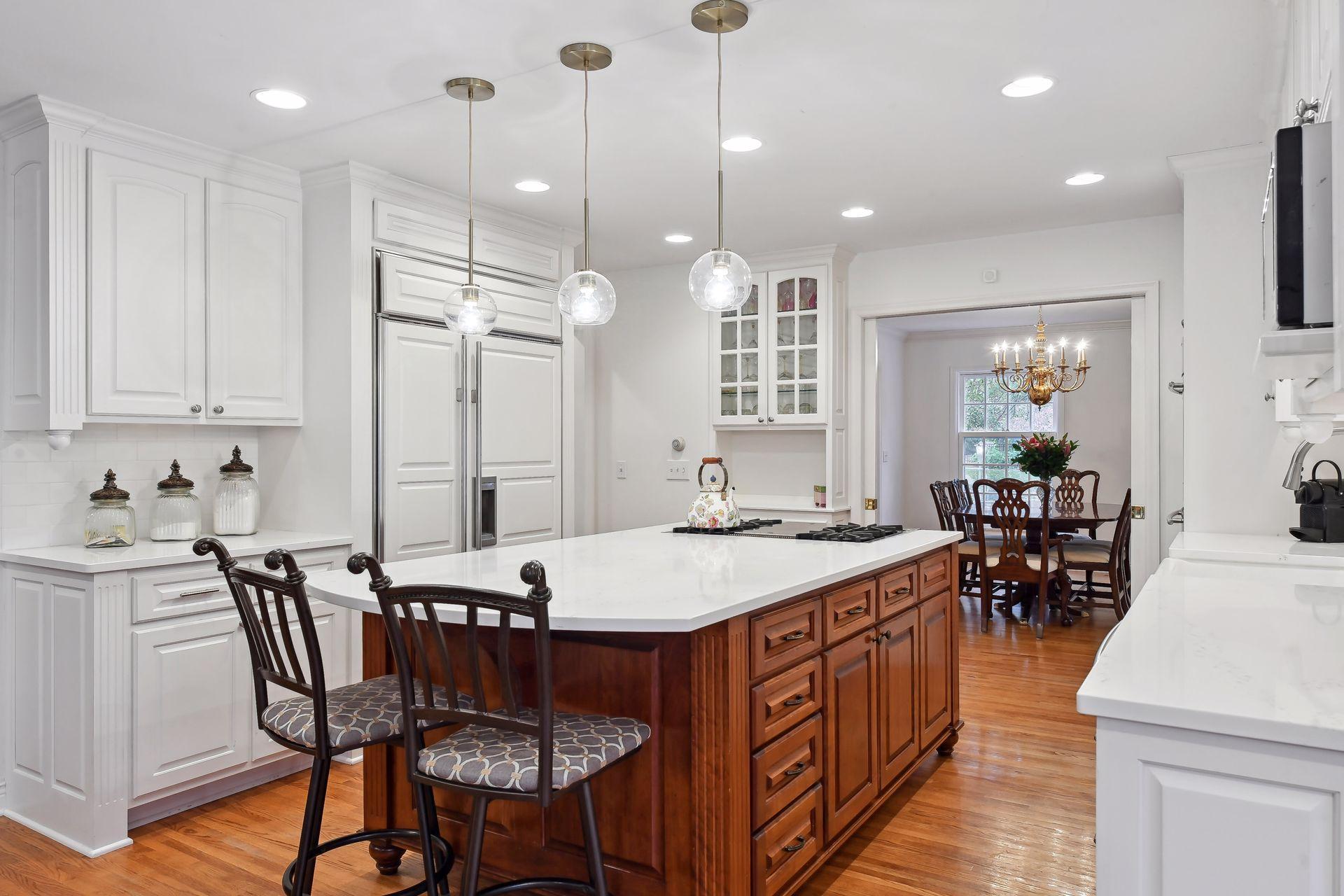 4921 Sunnyslope Road W