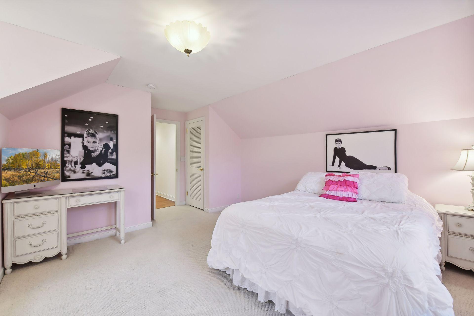 4921 Sunnyslope Road W