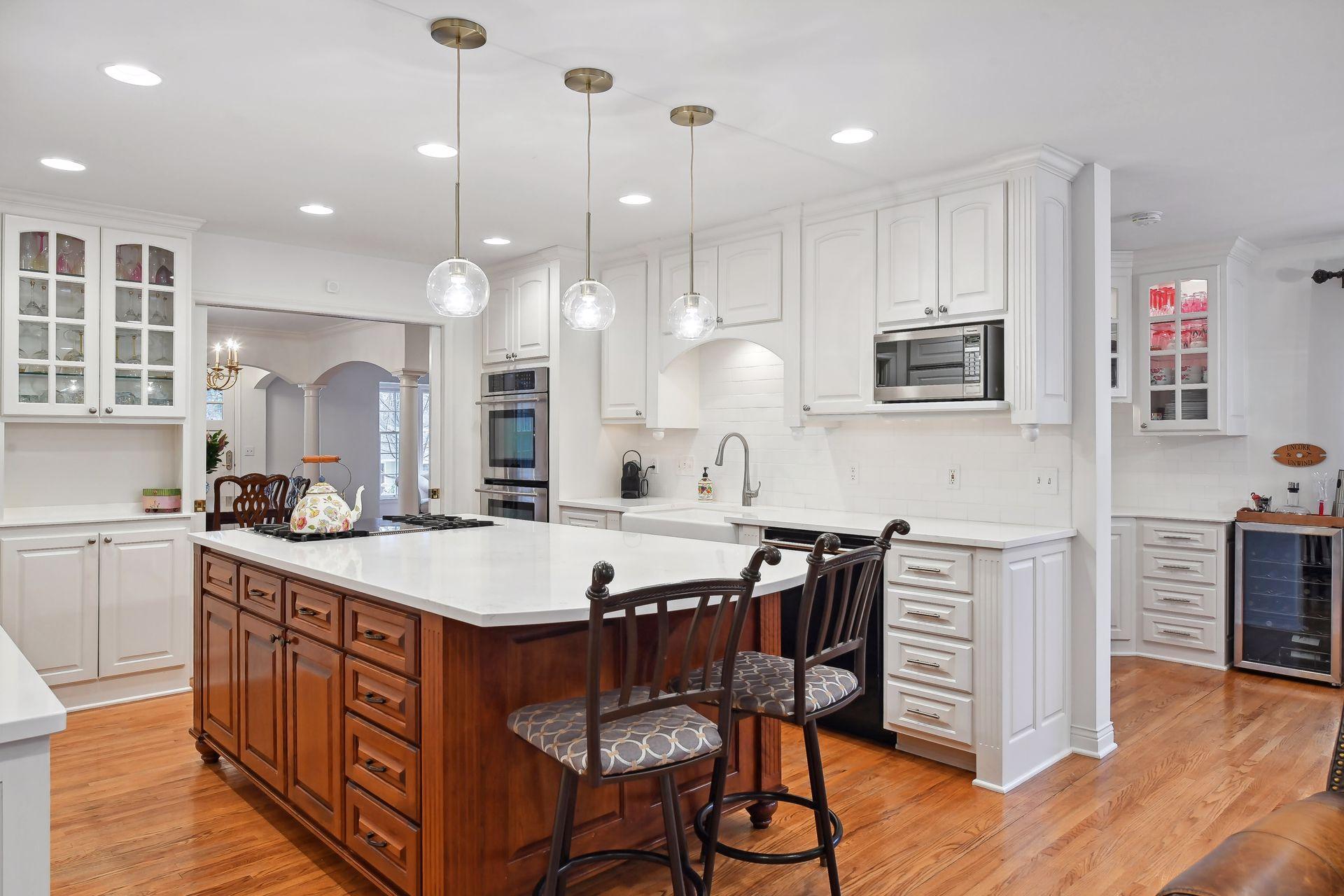 4921 Sunnyslope Road W