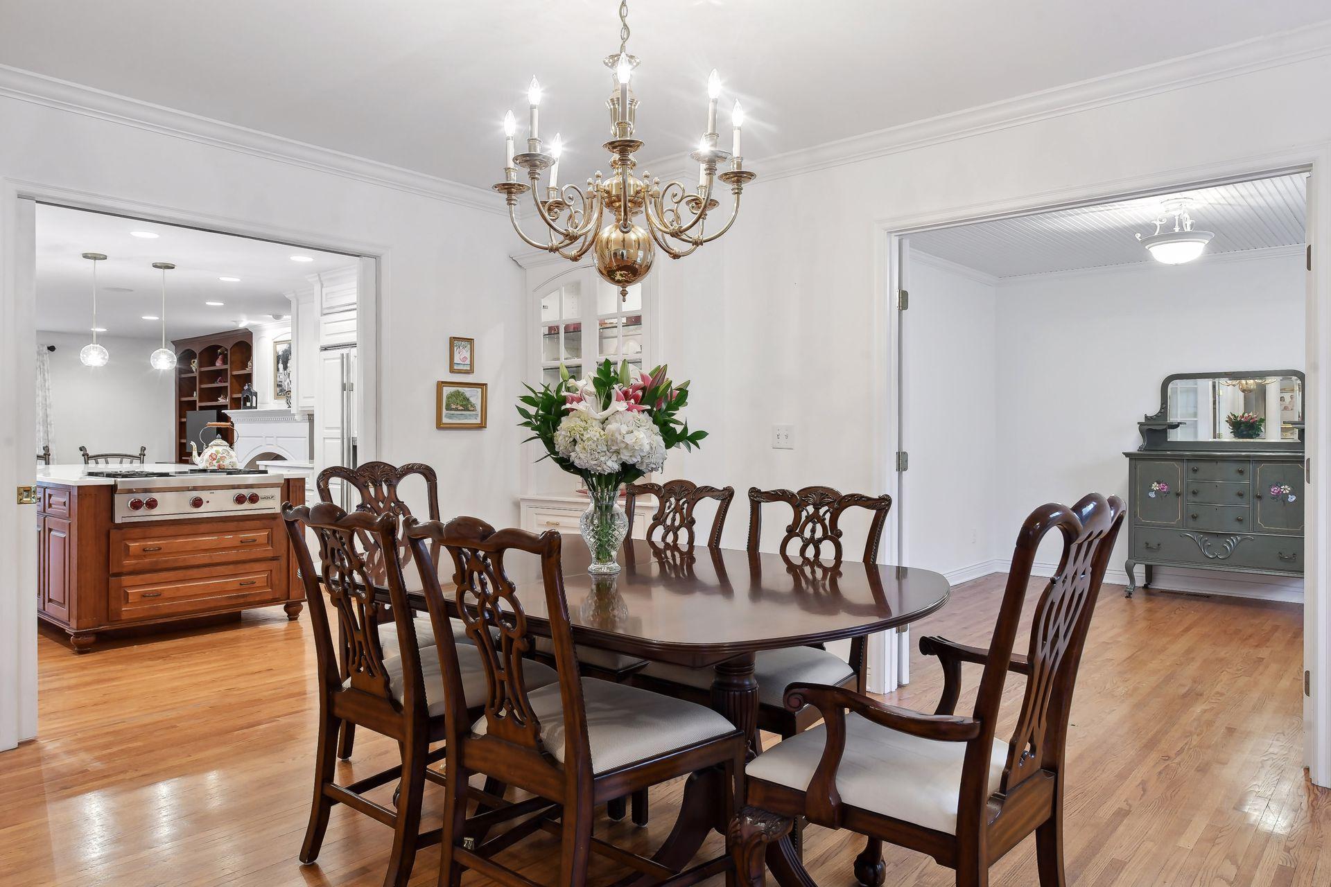 4921 Sunnyslope Road W