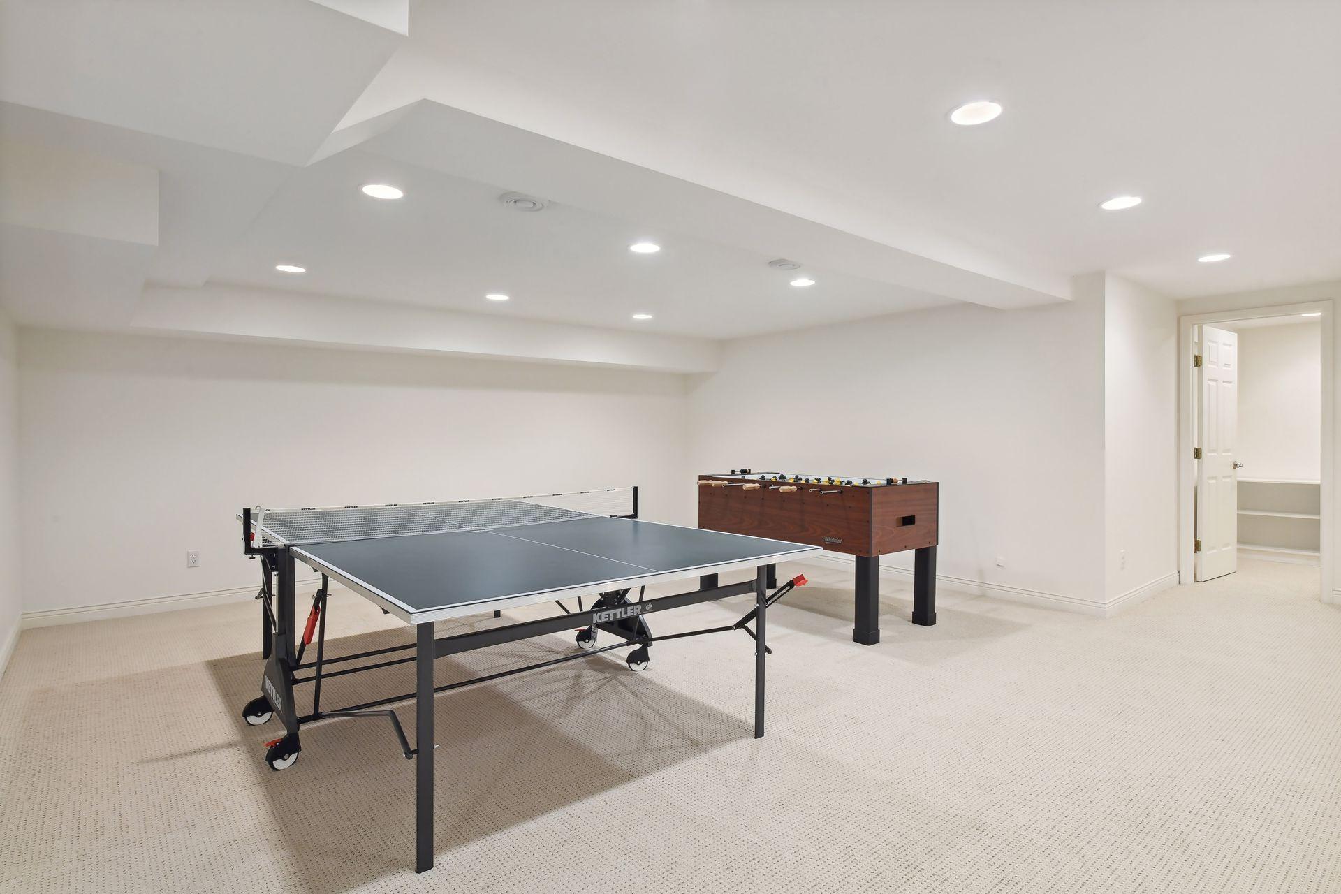 4921 Sunnyslope Road W