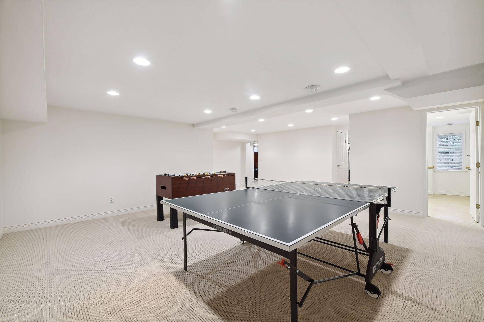 4921 Sunnyslope Road W