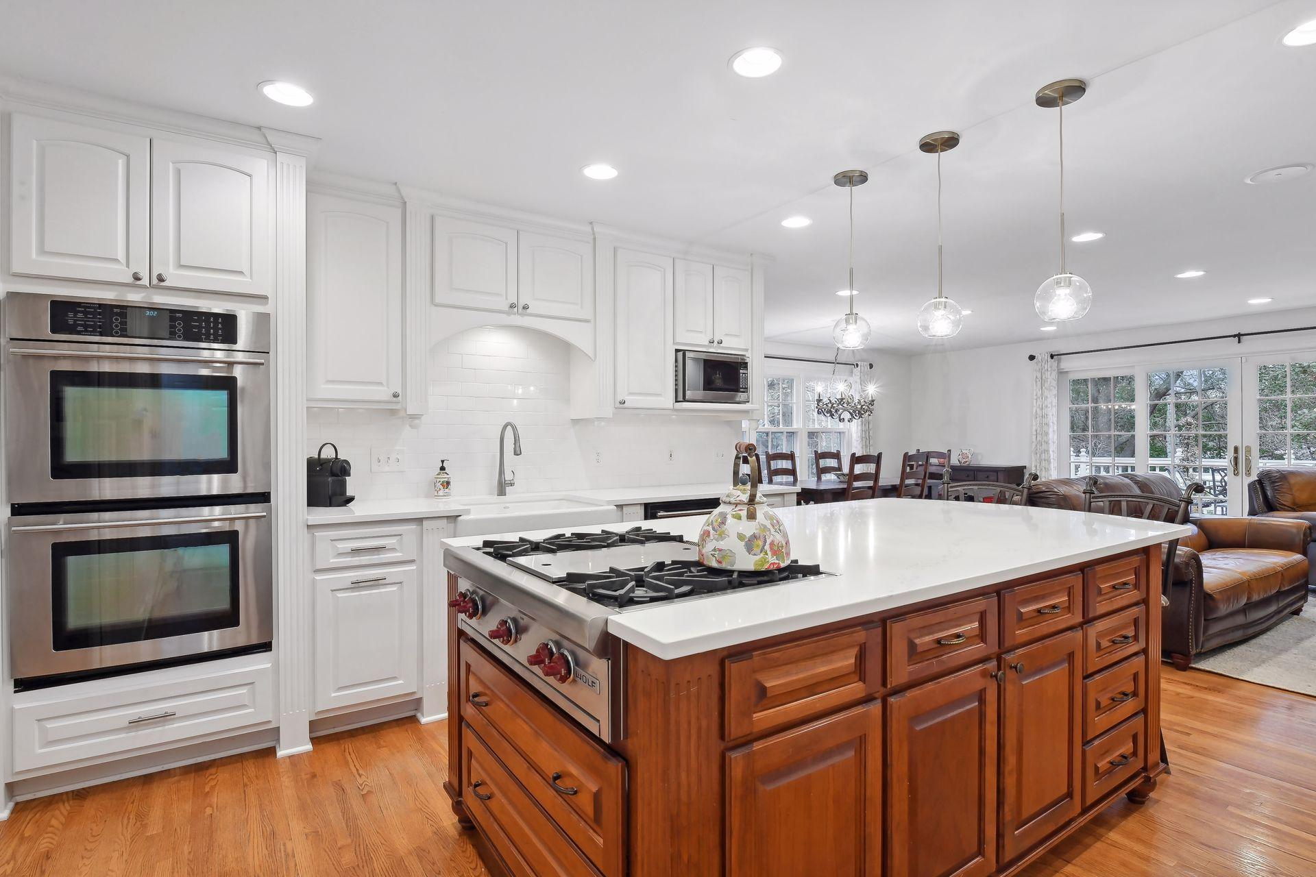 4921 Sunnyslope Road W