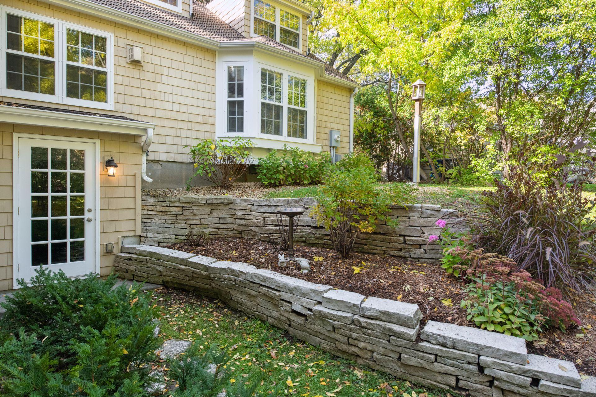 4921 Sunnyslope Road W