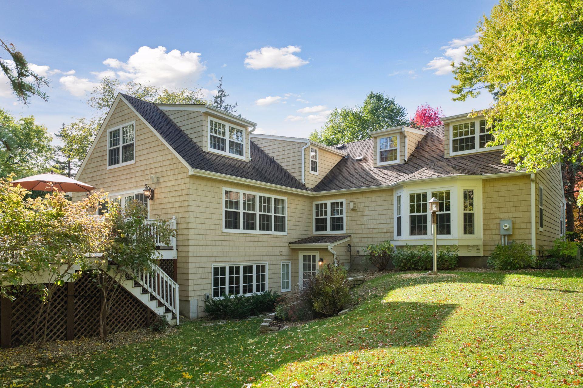 4921 Sunnyslope Road W