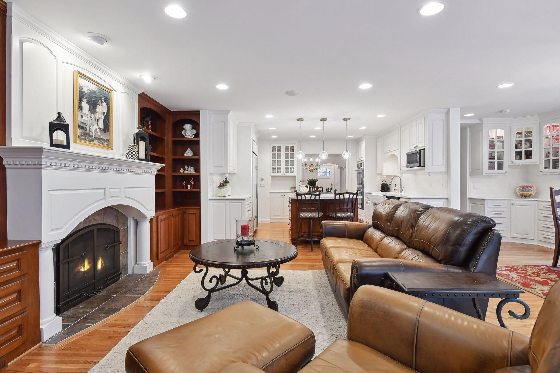 4921 Sunnyslope Road W