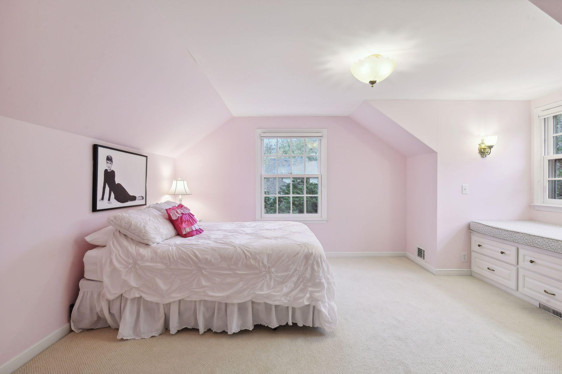 4921 Sunnyslope Road W