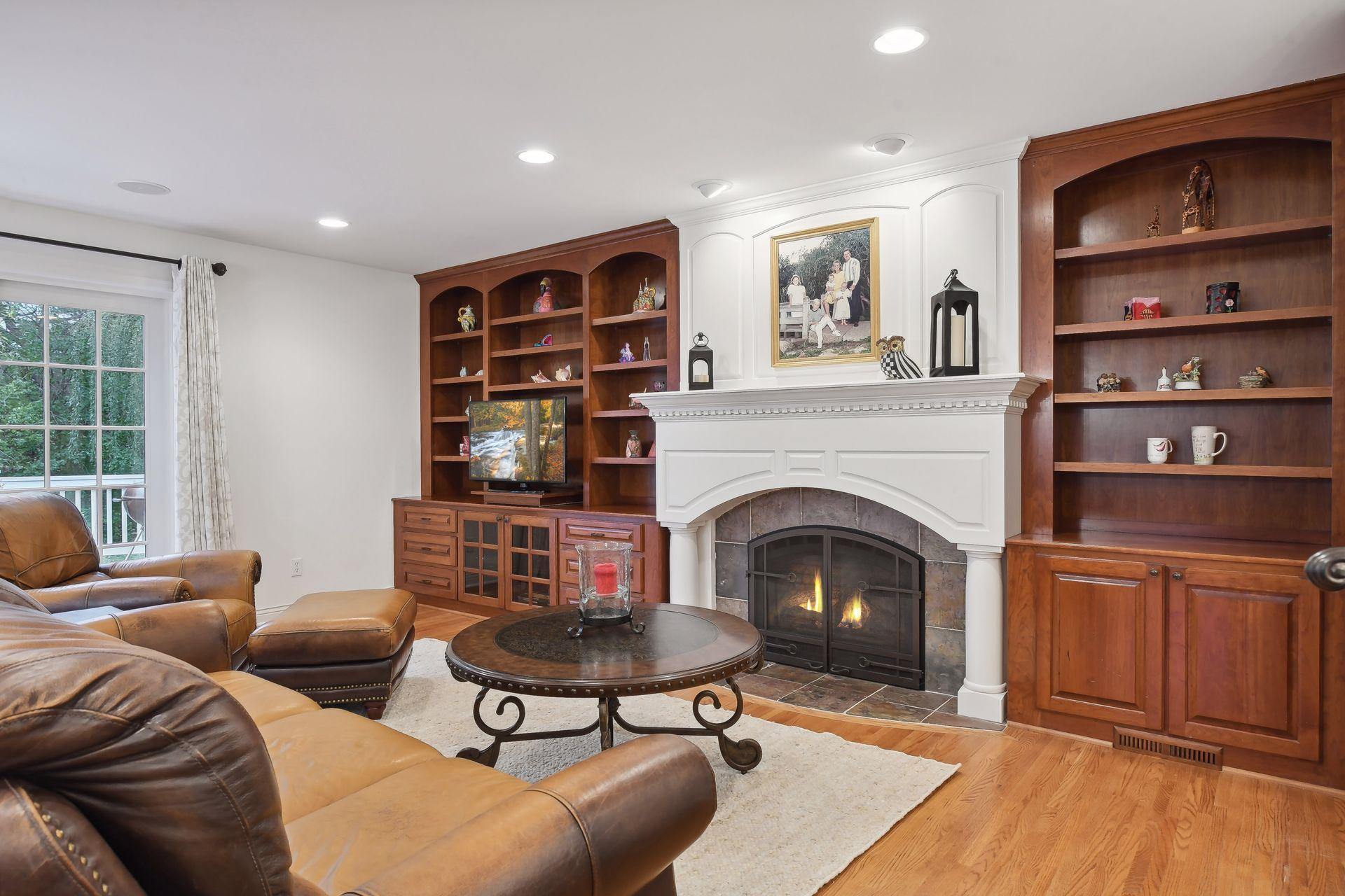 4921 Sunnyslope Road W