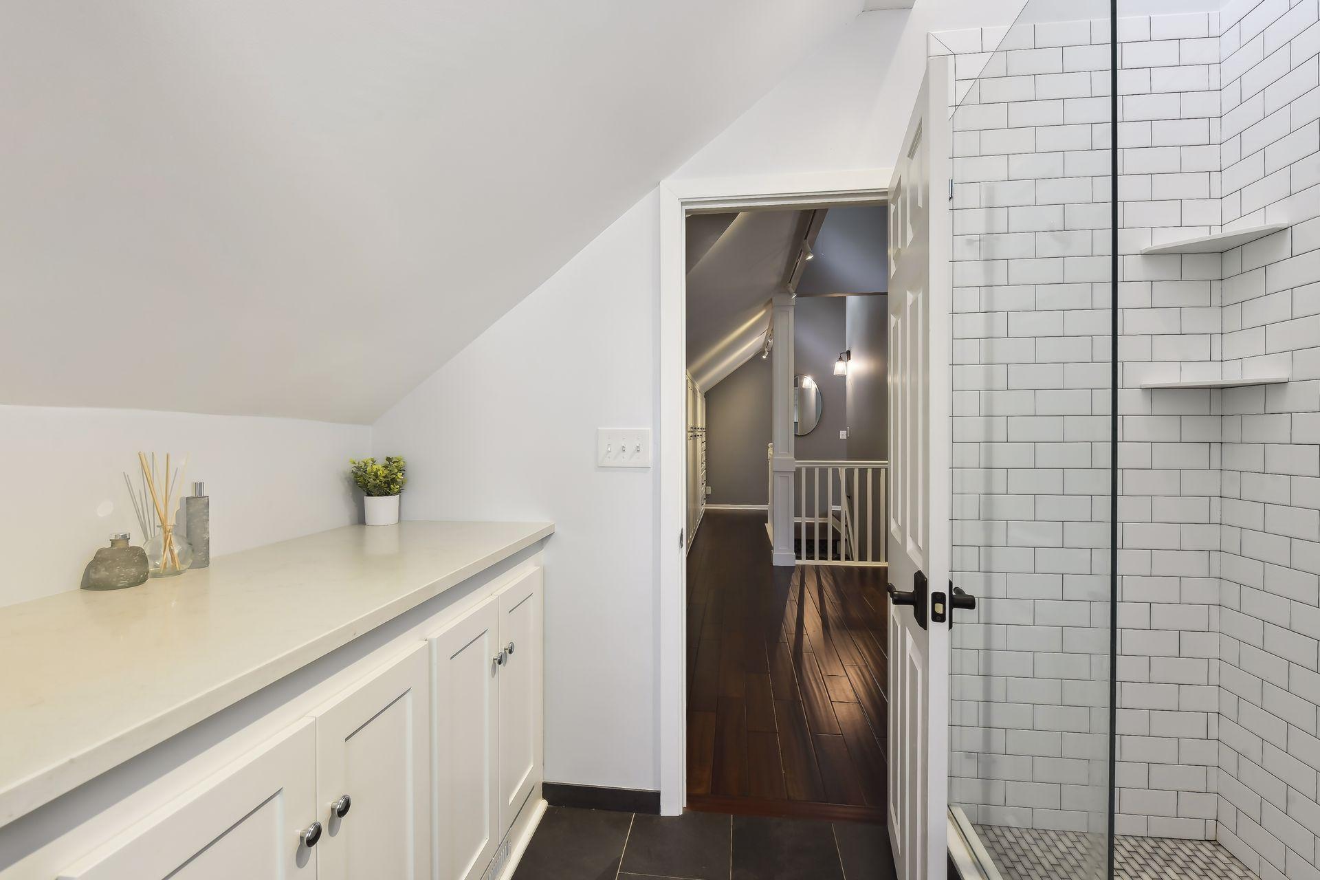 3604 Glenhurst Avenue