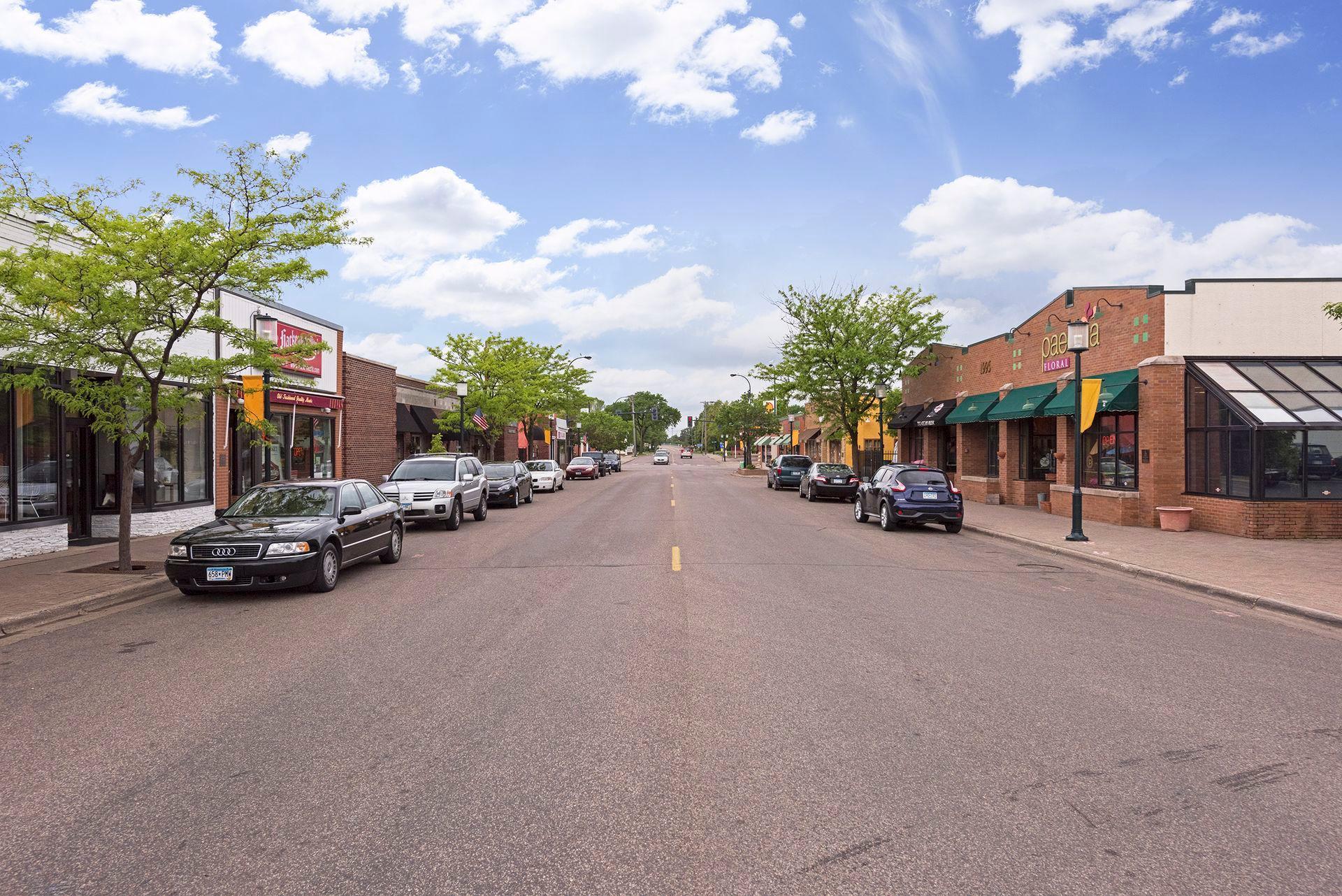 4261 France Avenue N