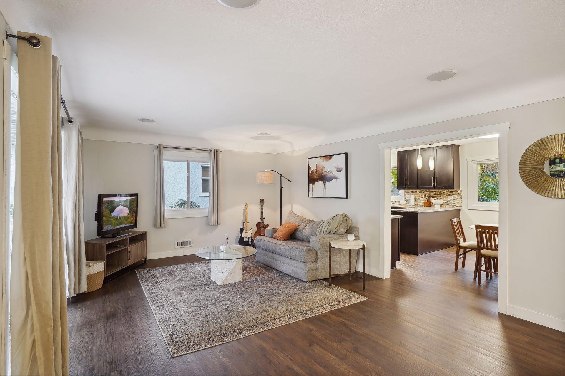 4261 France Avenue N