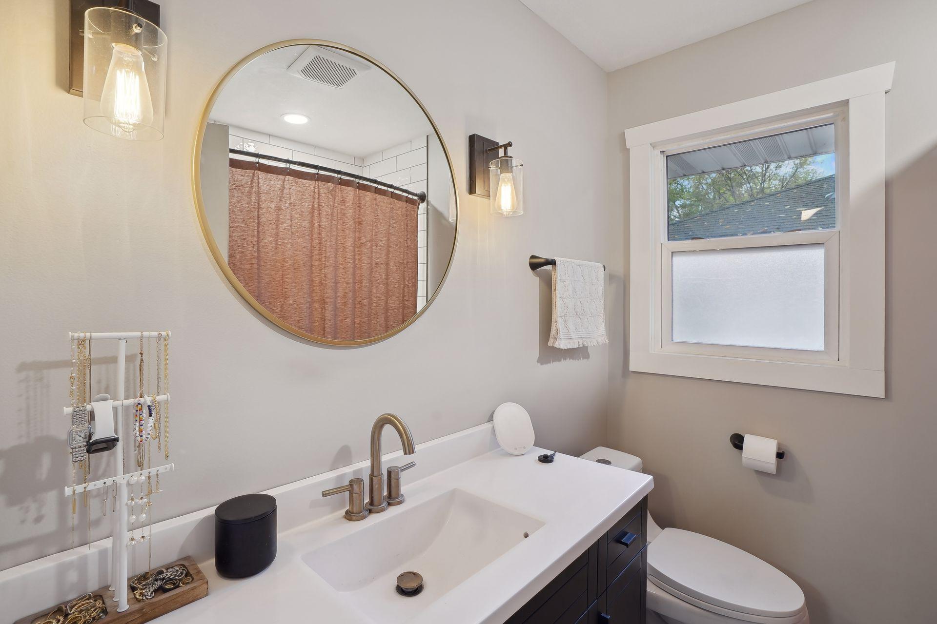 4261 France Avenue N