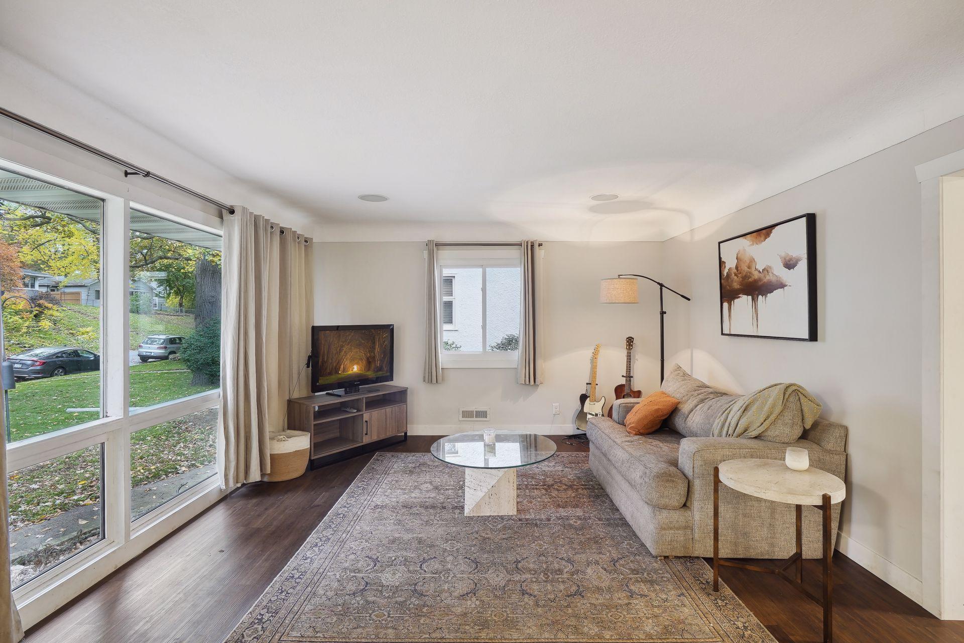 4261 France Avenue N