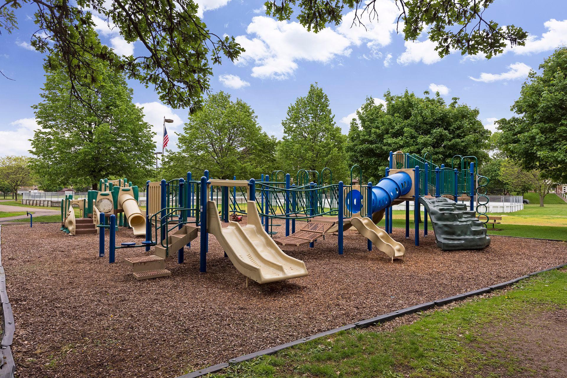 4261 France Avenue N