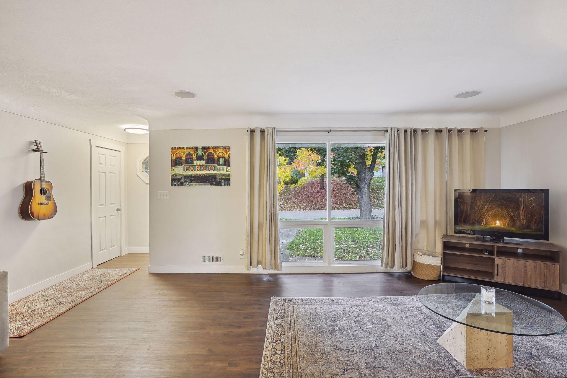 4261 France Avenue N