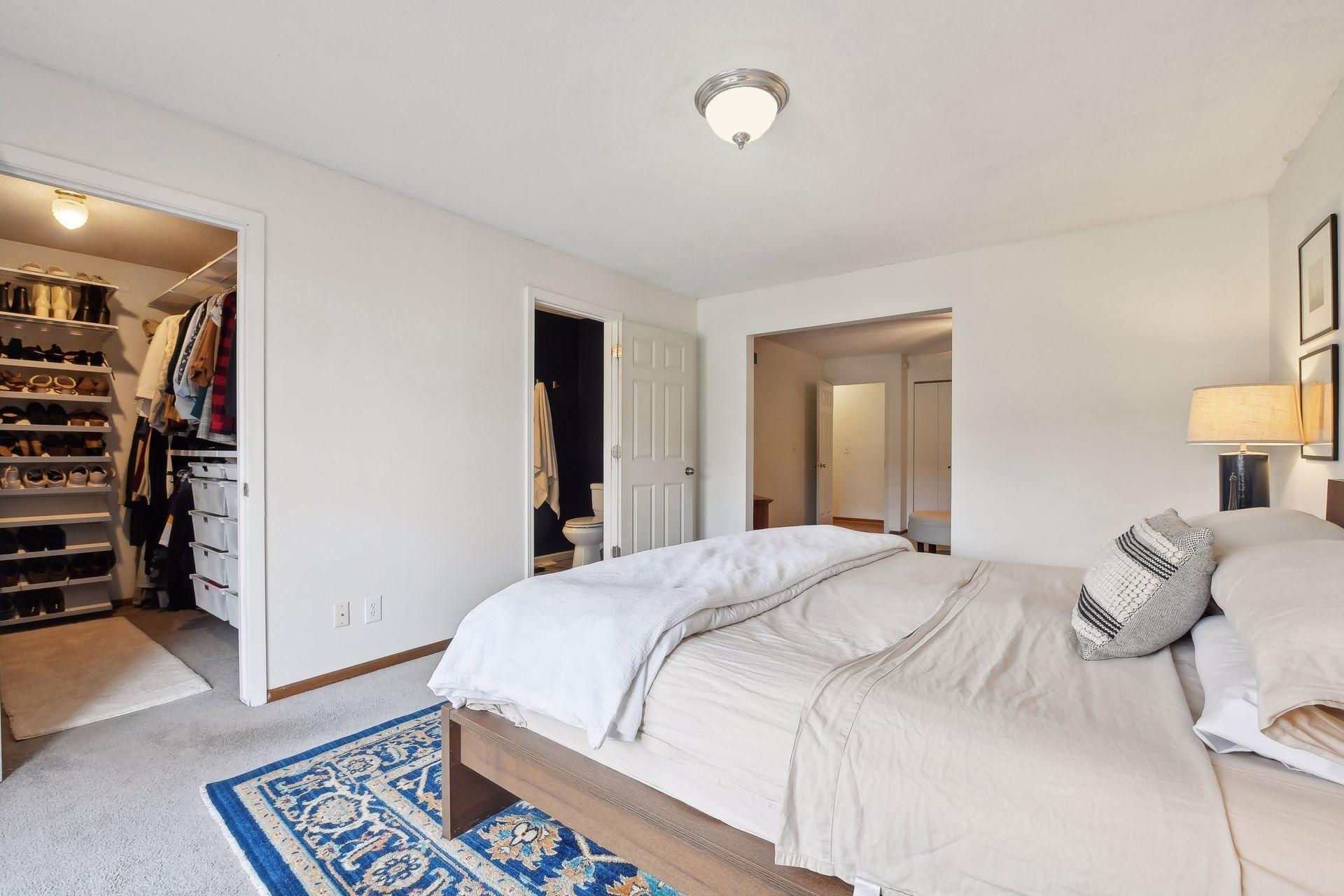 3325 Hillsboro Avenue S