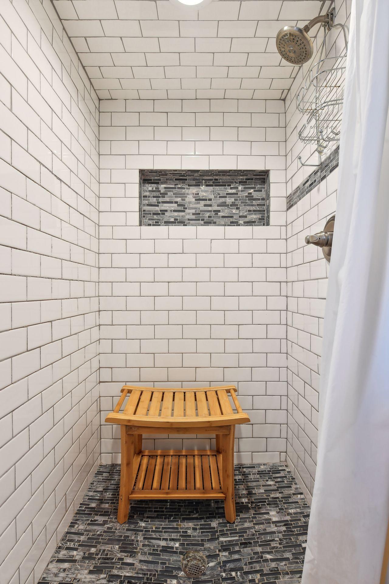 3325 Hillsboro Avenue S