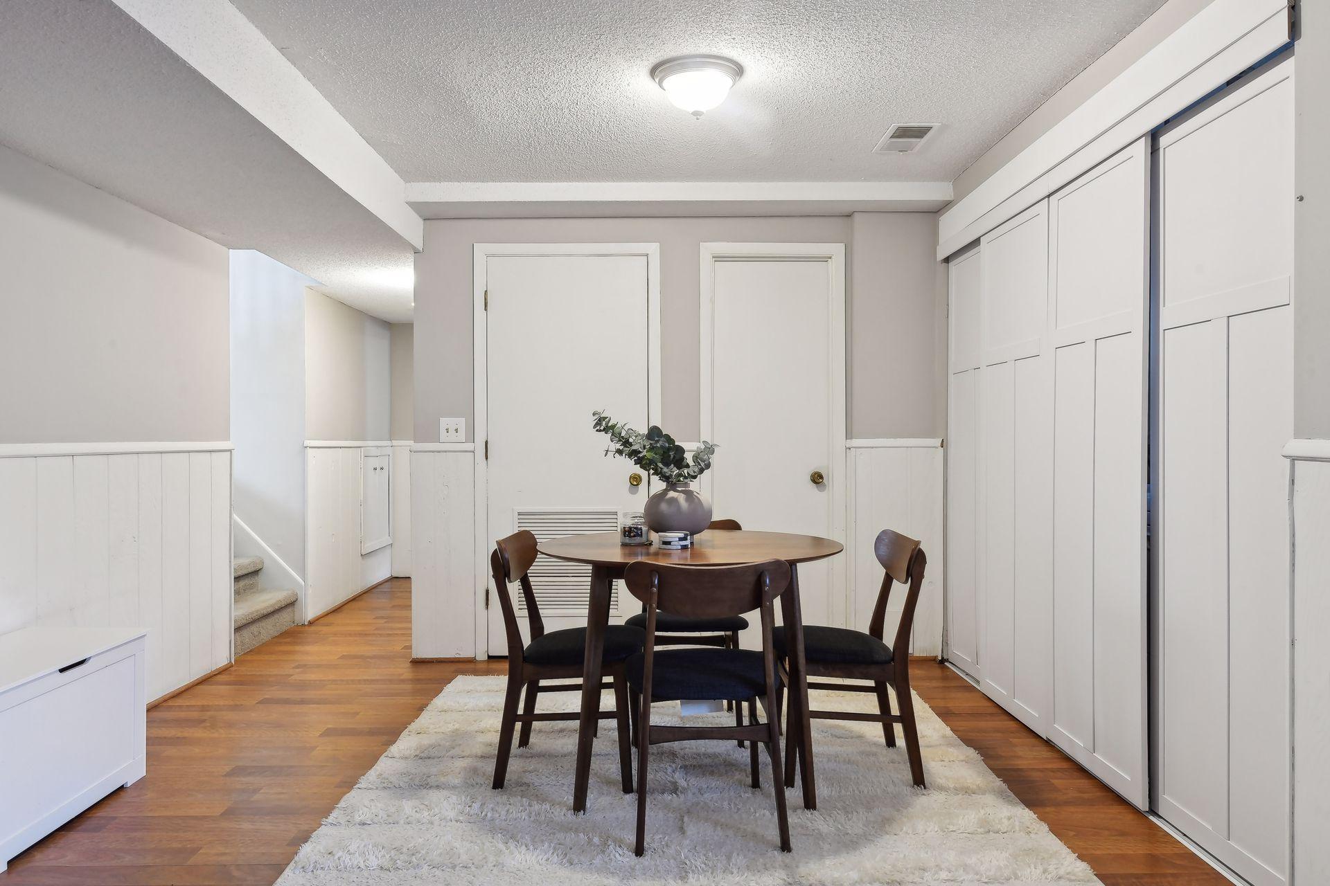 3325 Hillsboro Avenue S