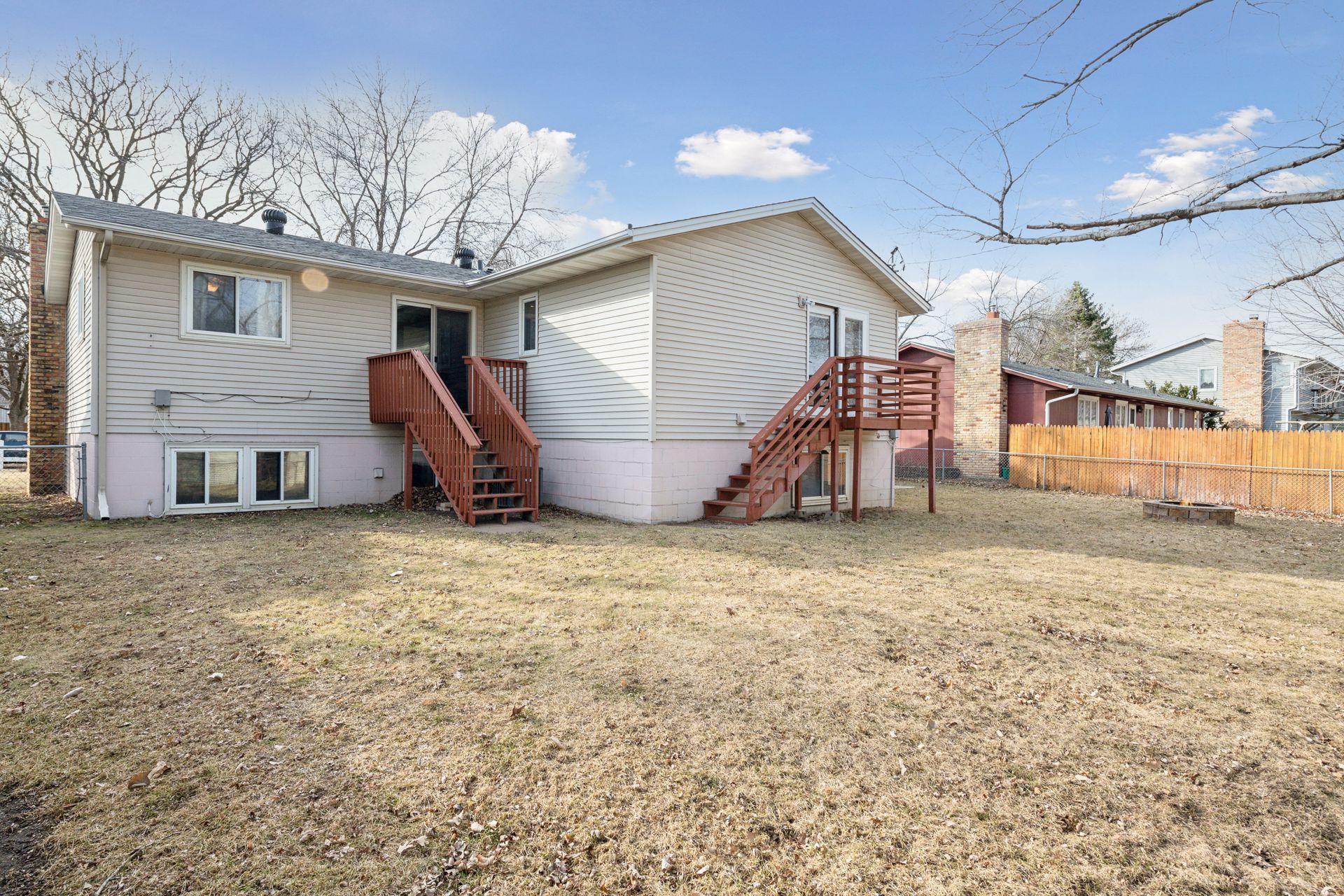 3325 Hillsboro Avenue S