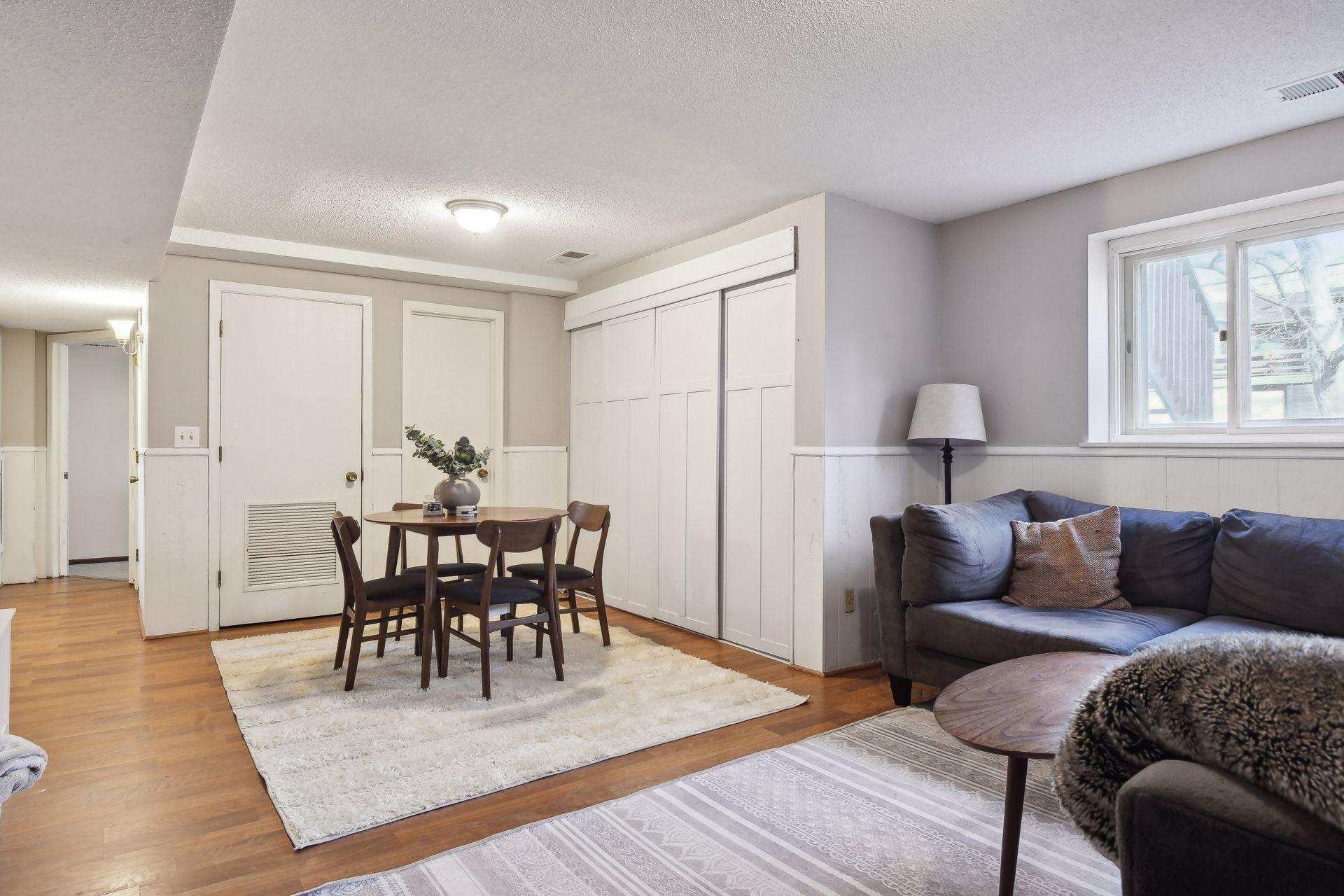 3325 Hillsboro Avenue S