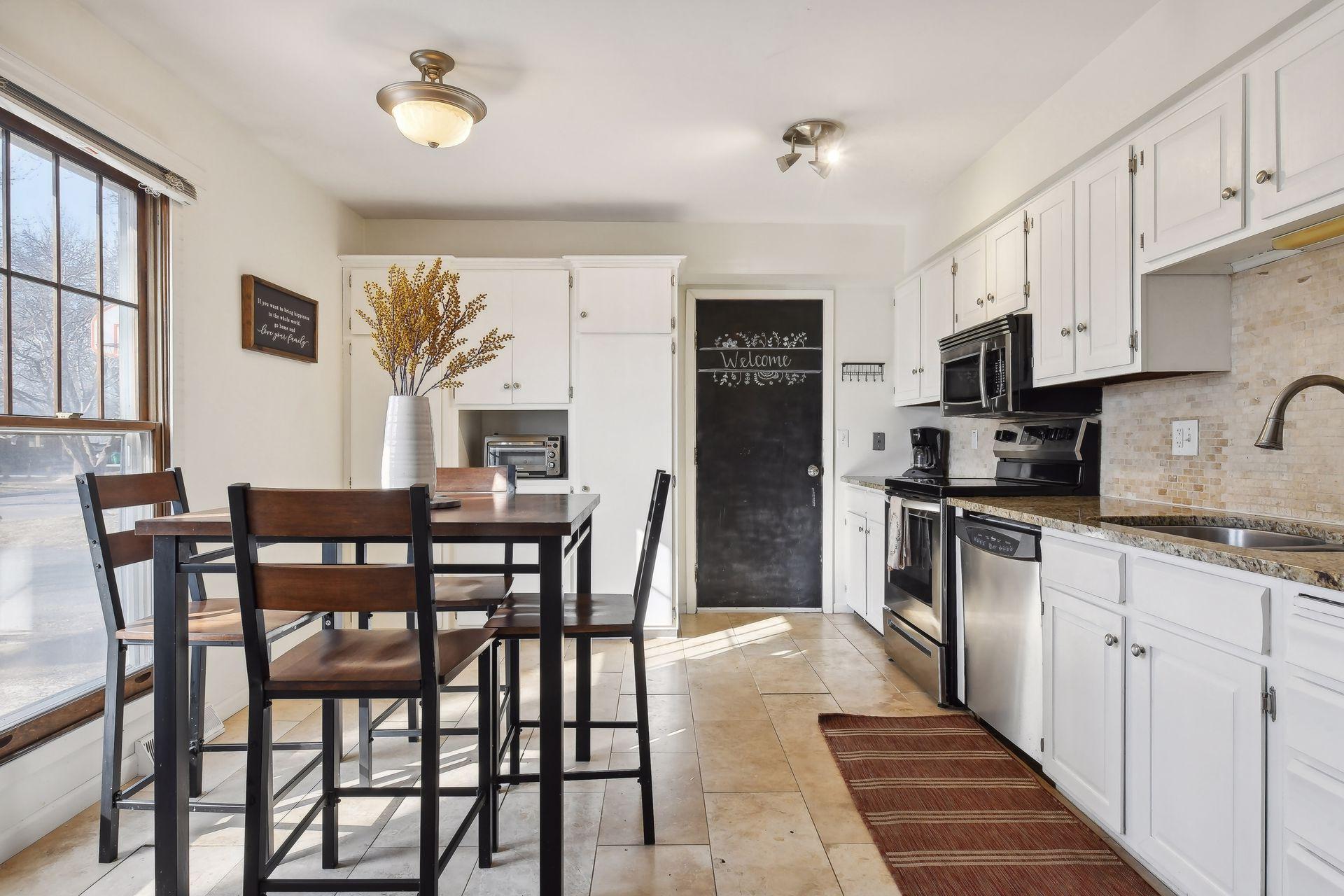 3325 Hillsboro Avenue S