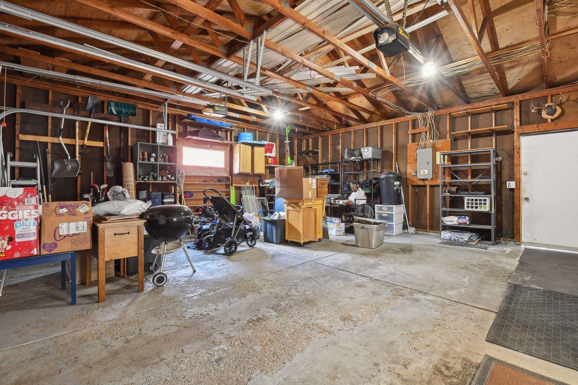 3325 Hillsboro Avenue S