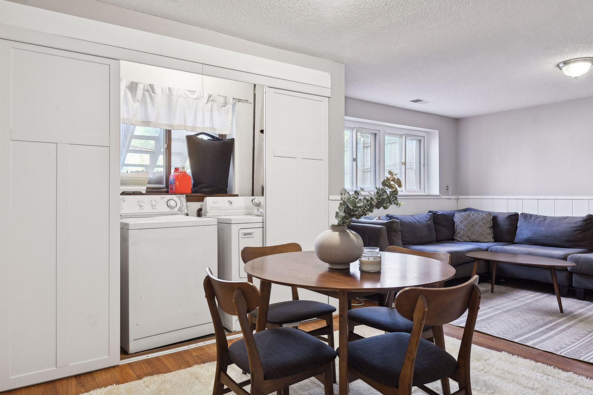 3325 Hillsboro Avenue S