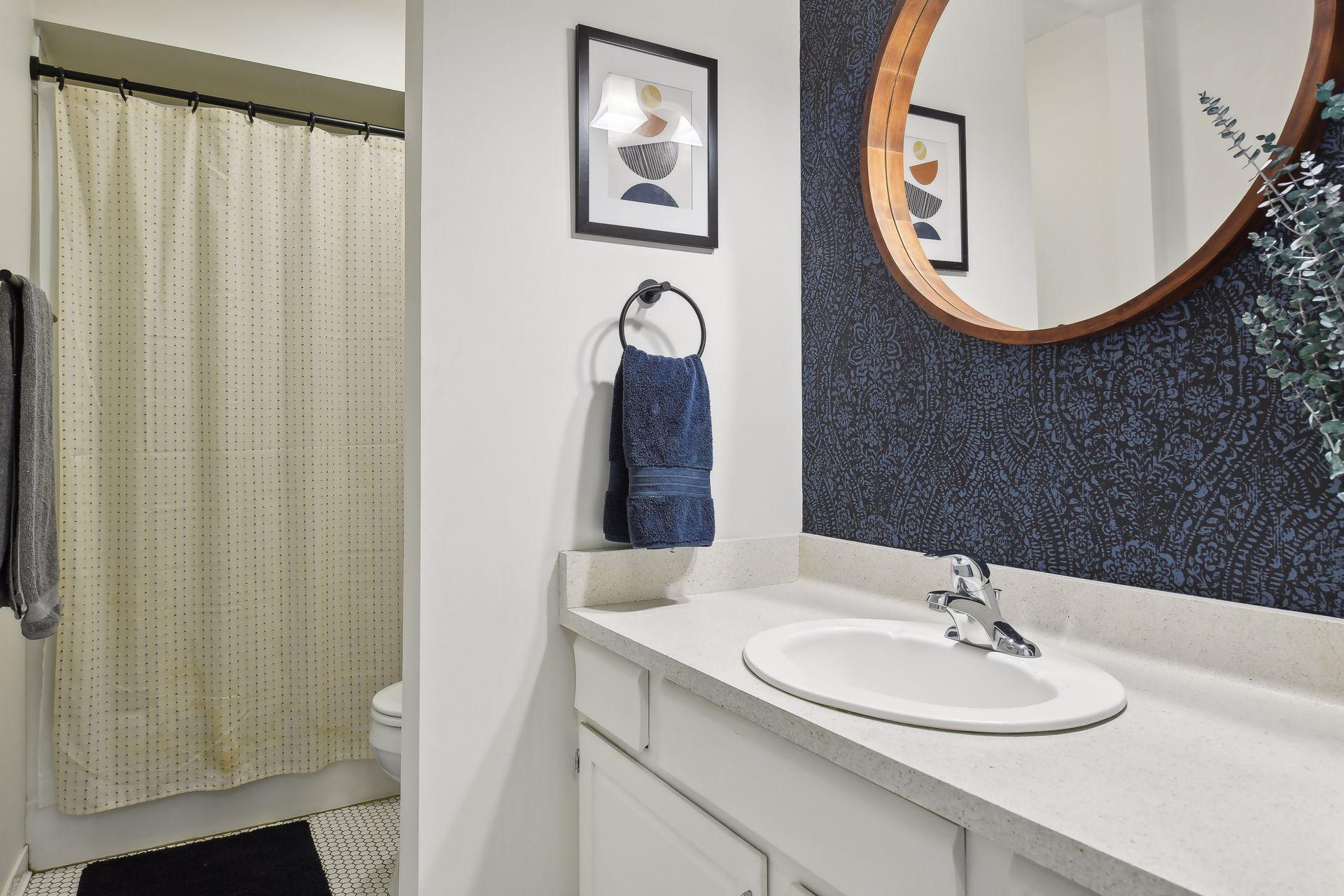 3325 Hillsboro Avenue S