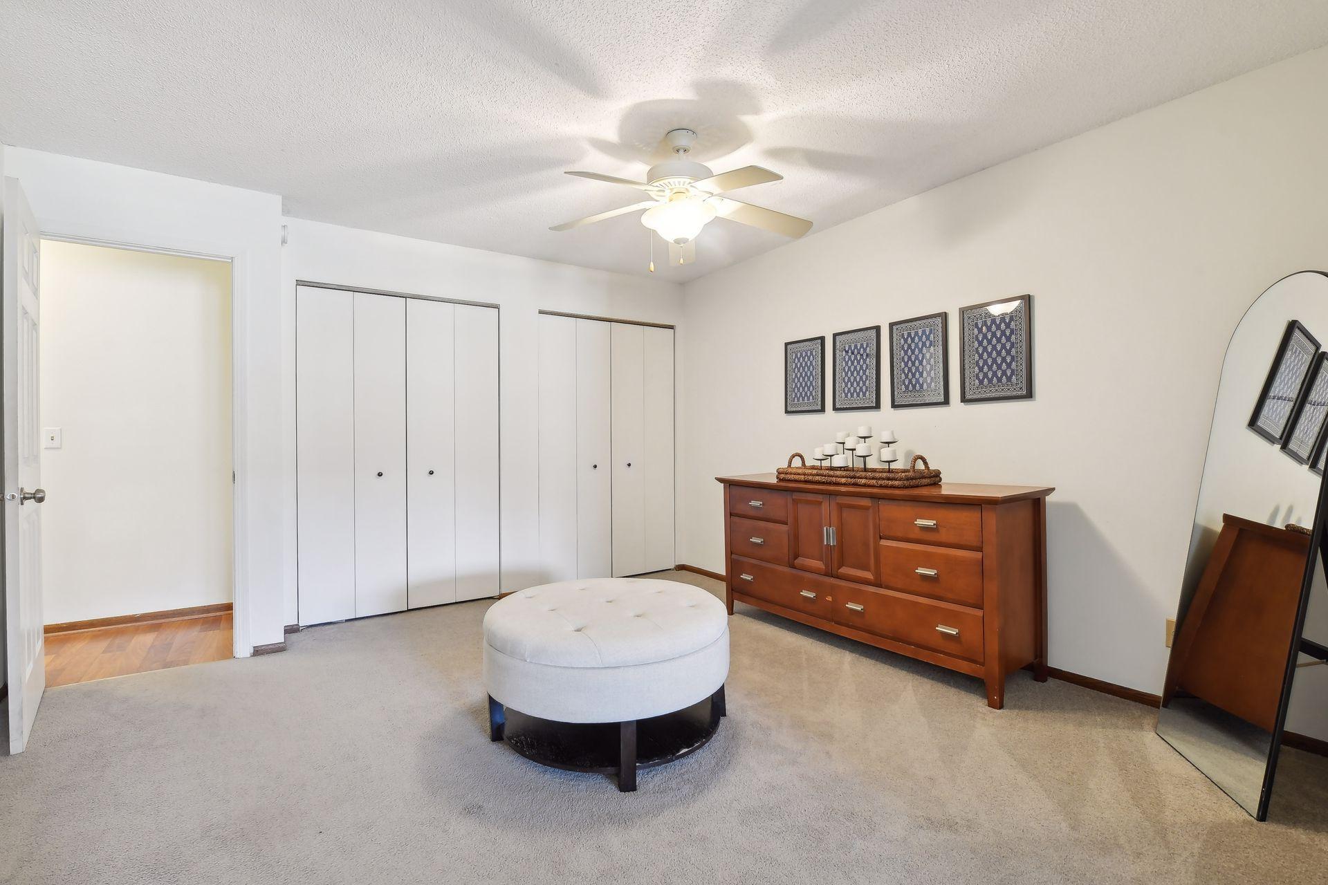 3325 Hillsboro Avenue S