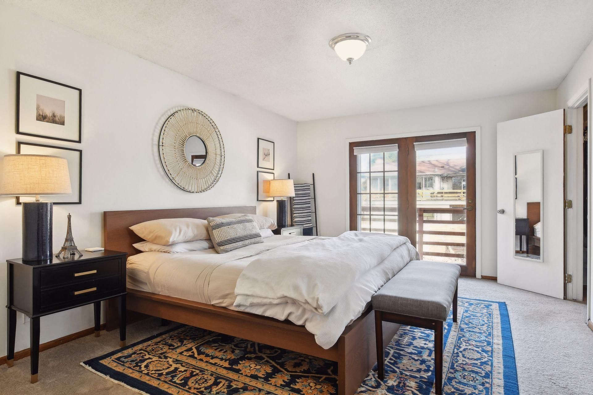 3325 Hillsboro Avenue S